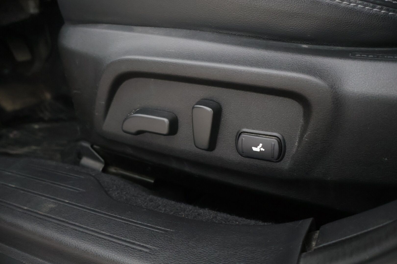 Subaru Outback 2016 2,0 TD Ridge CVT * Adapt. Vak / Avaimeton kulku / Muistipenkki / Peruutuskamera / Vetokoukku * - Suomi auto / Juuri huollettu / Erittäin hyvä ajolleen / Maalipinta upeassa kunnossa *