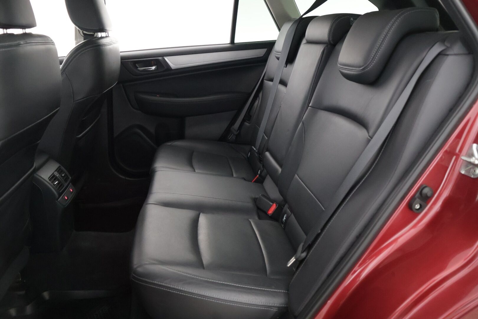 Subaru Outback 2016 2,0 TD Ridge CVT * Adapt. Vak / Avaimeton kulku / Muistipenkki / Peruutuskamera / Vetokoukku * - Suomi auto / Juuri huollettu / Erittäin hyvä ajolleen / Maalipinta upeassa kunnossa *