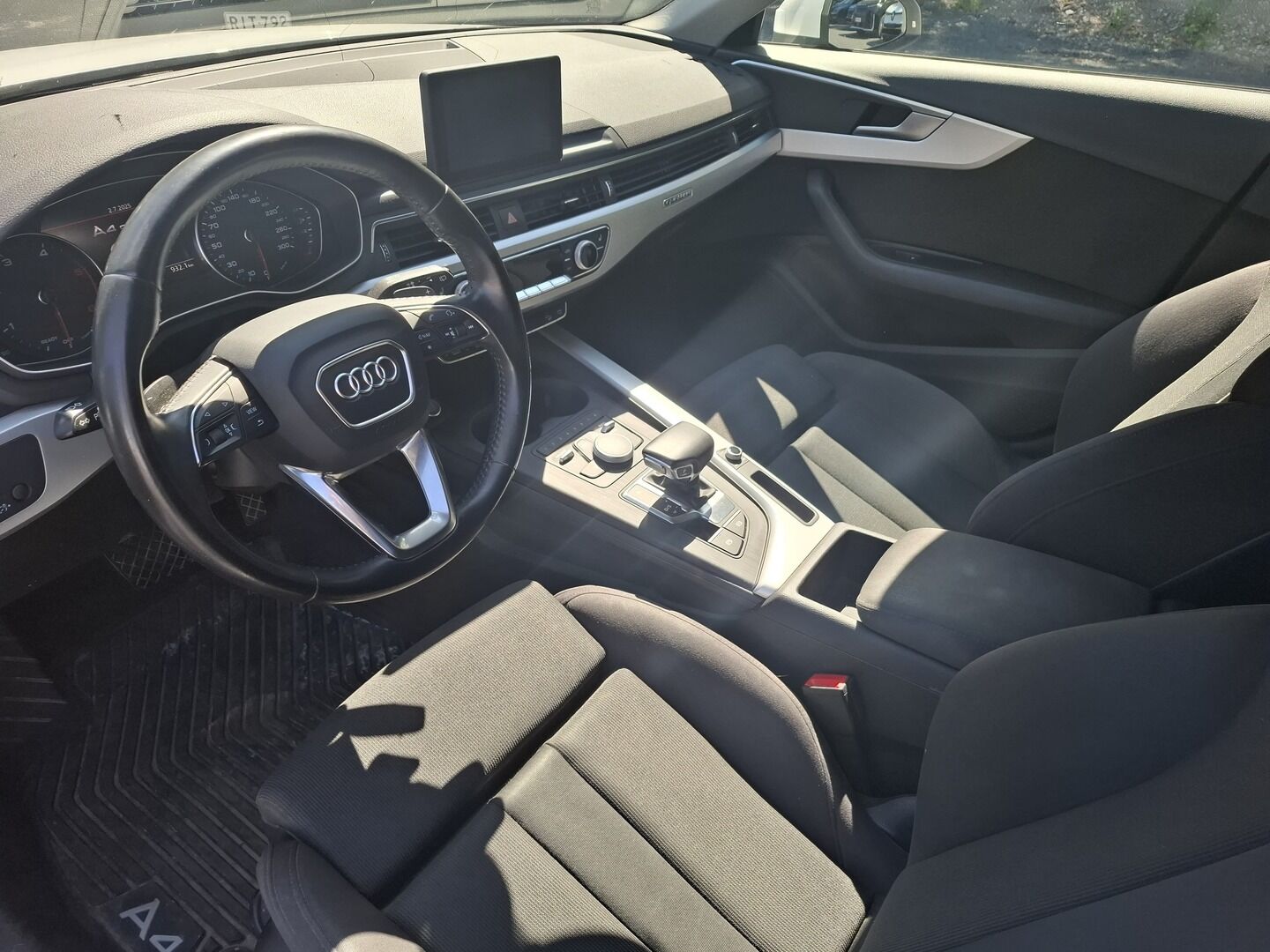 Audi A4 allroad quattro 2017 First Edition Business 2,0 TDI 120 kW quattro S tronic *Webasto / Koukku / Suomi-auto / P.Tutkat* - Tulossa myyntiin!