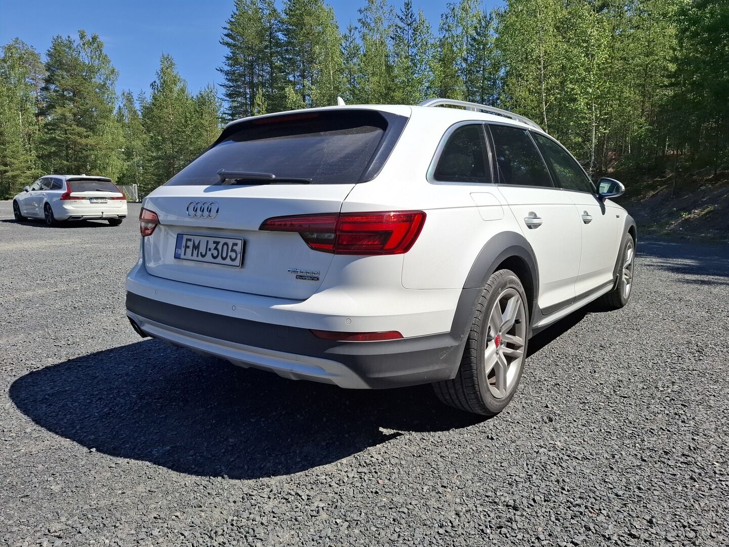Audi A4 allroad quattro 2017 First Edition Business 2,0 TDI 120 kW quattro S tronic *Webasto / Koukku / Suomi-auto / P.Tutkat* - Tulossa myyntiin!