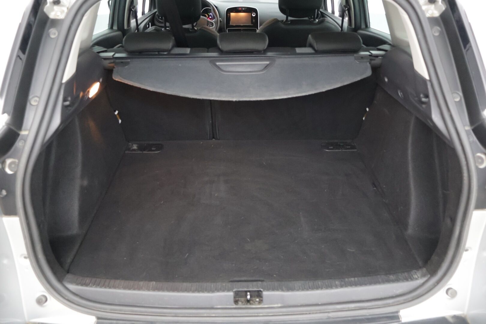 Renault Clio 2016 Sport Tourer Energy TCe 90 S&S Zen - *Suomi-auto / Lohkolämmitin sisäpistokkeella ja lämppärillä / Navigointi / Vakionopeudensäädin / Renkaat uusittu hetki sitten / Viim. huolto 6/25!*