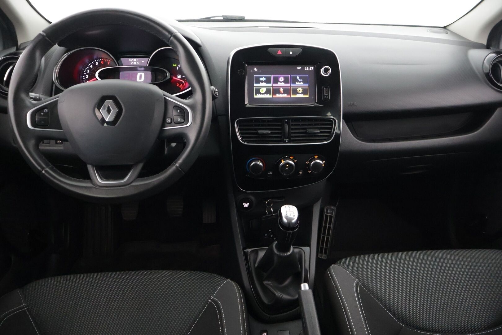 Renault Clio 2016 Sport Tourer Energy TCe 90 S&S Zen - *Suomi-auto / Lohkolämmitin sisäpistokkeella ja lämppärillä / Navigointi / Vakionopeudensäädin / Renkaat uusittu hetki sitten / Viim. huolto 6/25!*