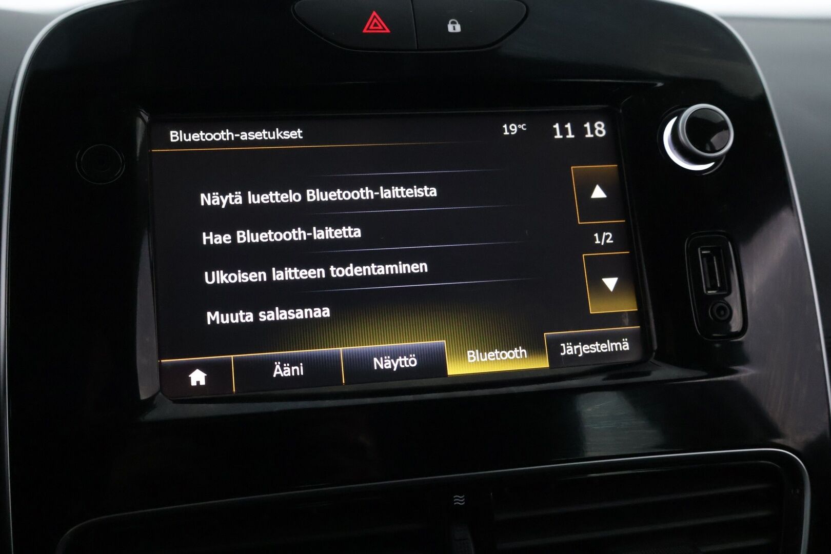 Renault Clio 2016 Sport Tourer Energy TCe 90 S&S Zen - *Suomi-auto / Lohkolämmitin sisäpistokkeella ja lämppärillä / Navigointi / Vakionopeudensäädin / Renkaat uusittu hetki sitten / Viim. huolto 6/25!*