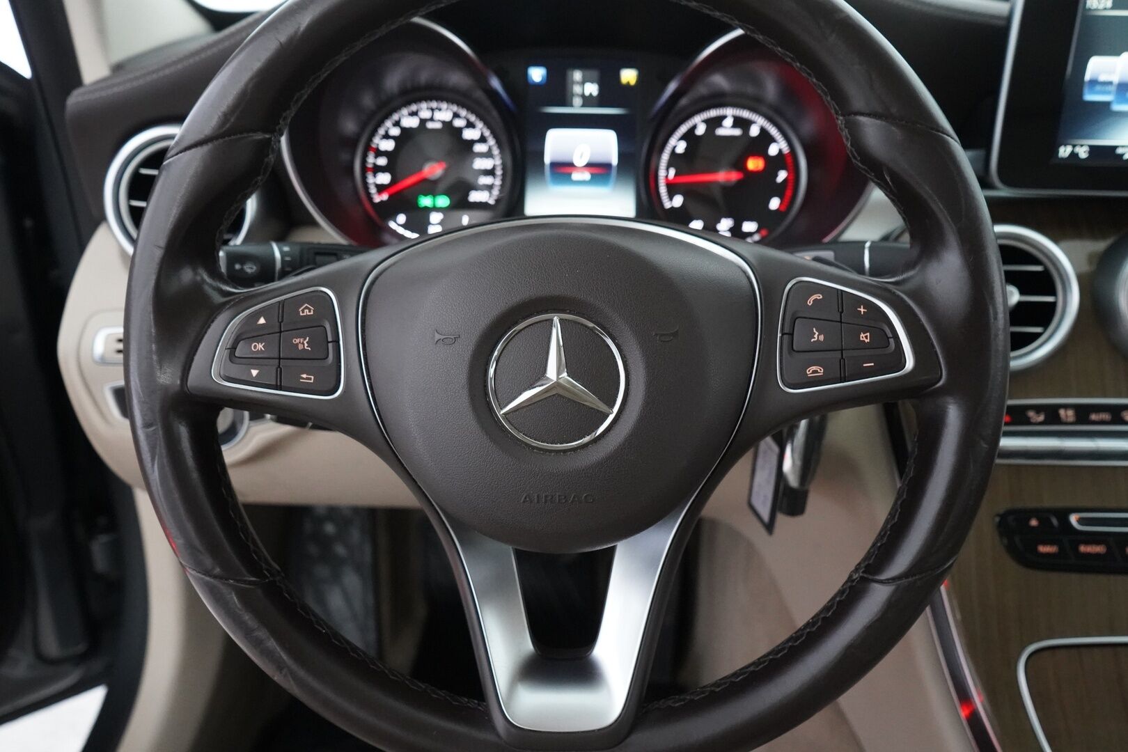 Mercedes-Benz C 2017 180 T A Premium Business - Puolinahat | S-kontti | Peruutustutkat | ILS-ledit | Bluetooth | Vakionopeudensädin