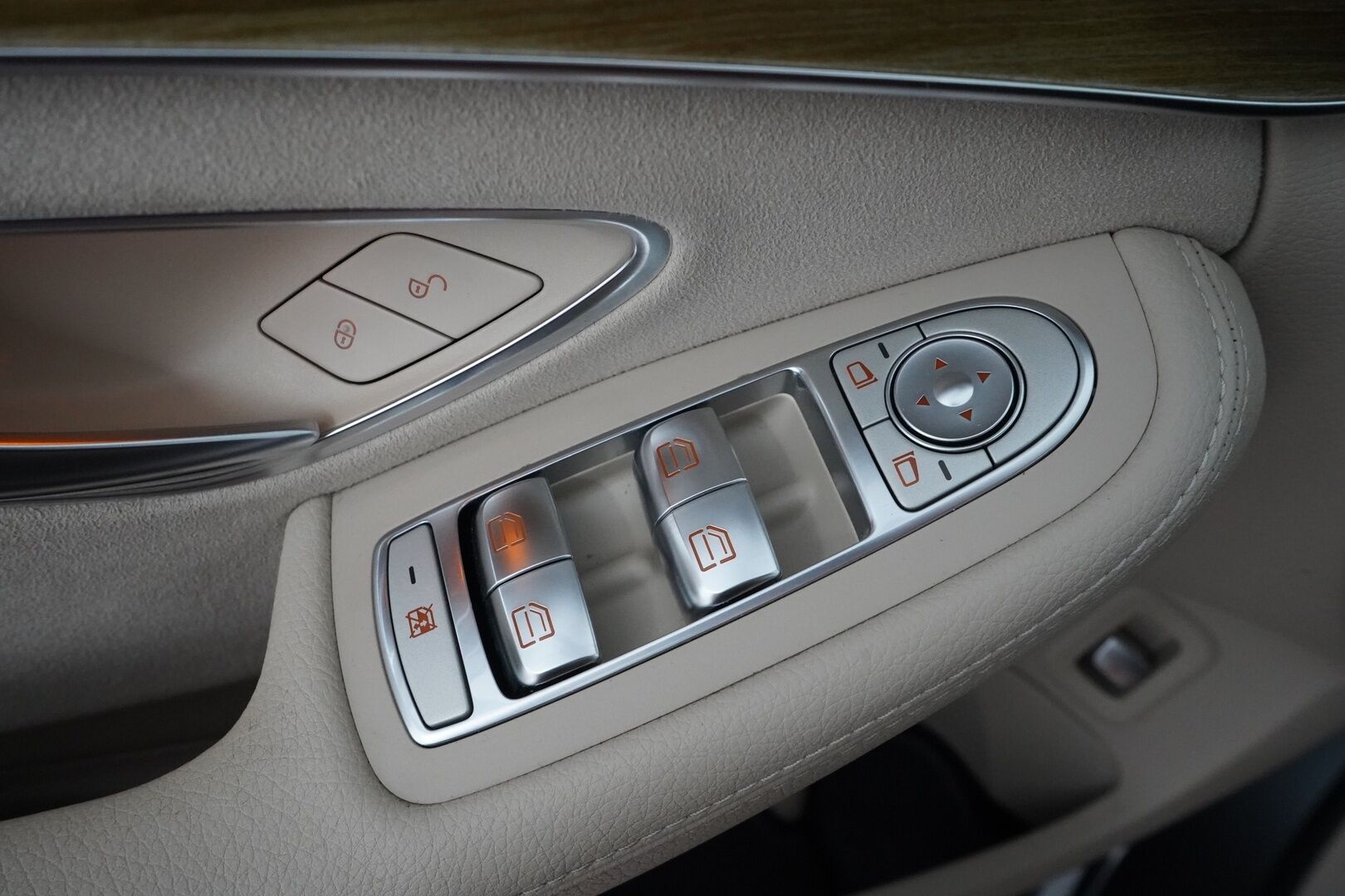 Mercedes-Benz C 2017 180 T A Premium Business - Puolinahat | S-kontti | Peruutustutkat | ILS-ledit | Bluetooth | Vakionopeudensädin