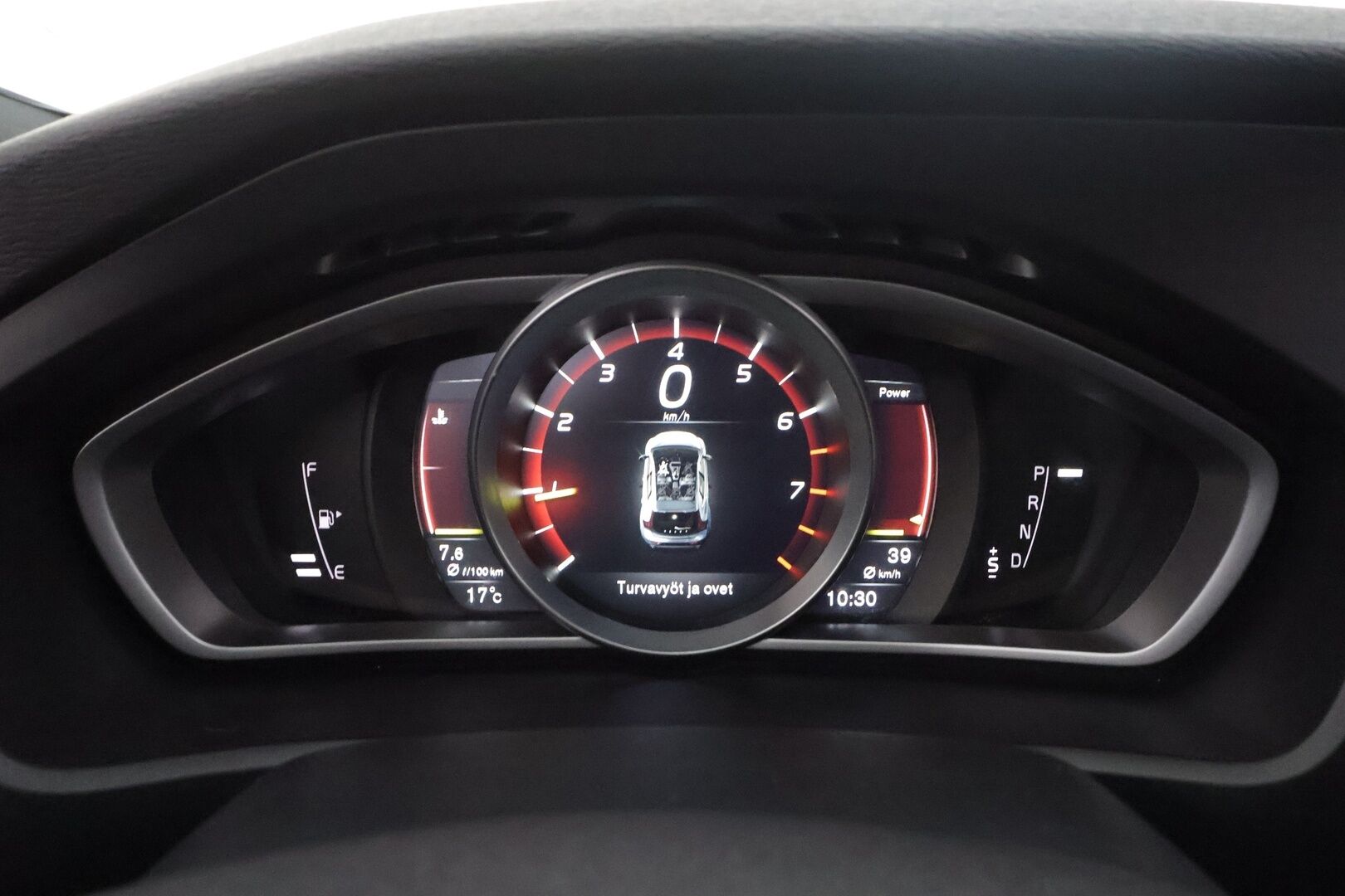 Volvo V40 2017 T3 Business aut - | 1-om suomiauto | Merkkihuollot | Webasto | LED | Digimittari | Vakkari | Bluetooth | City Safety | Penkinlämmittimet | 2x renkaat aluvantein | 