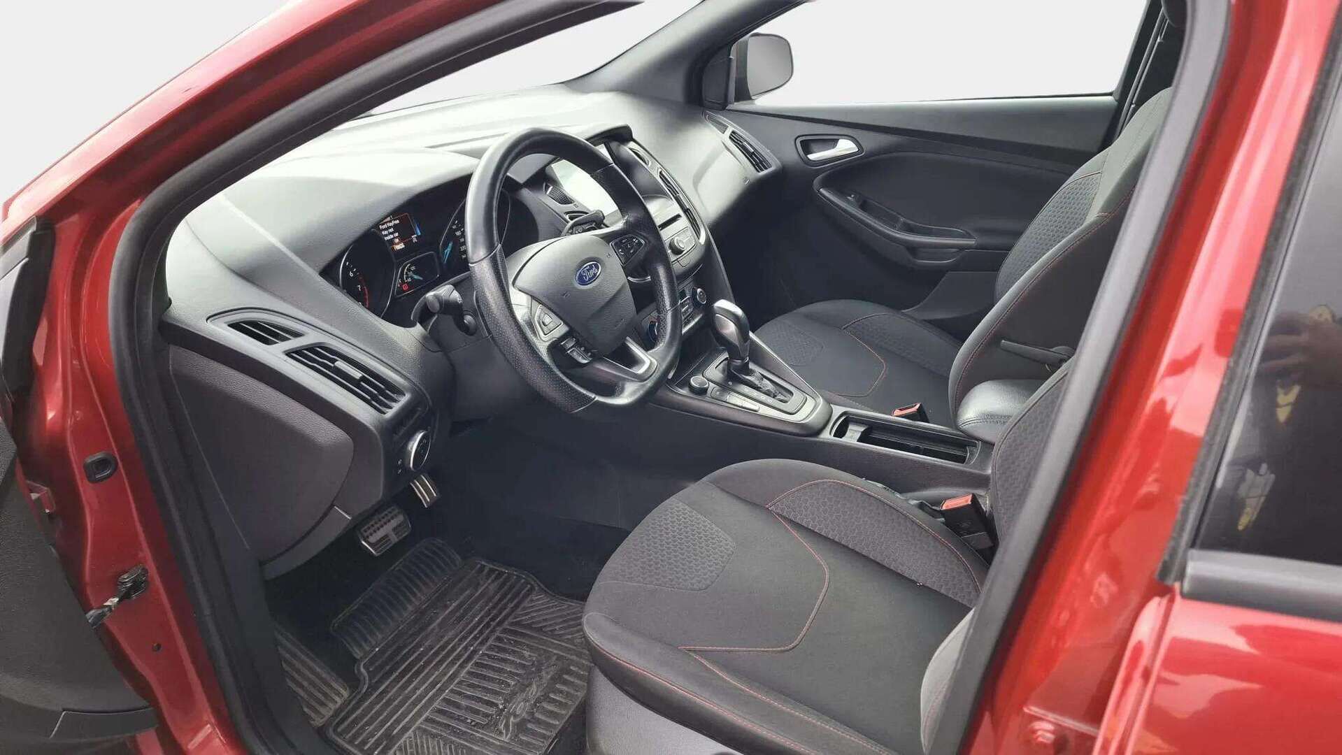 Ford Focus 2017 1,0 EcoBoost 125 hv Start/Stop A6 ST-Line 5-ovinen - | Adapt.xenon | Vakkari | Lohko | Tutkat | Navi | Lämmitettävä tuulilasi | Suomi-auto |