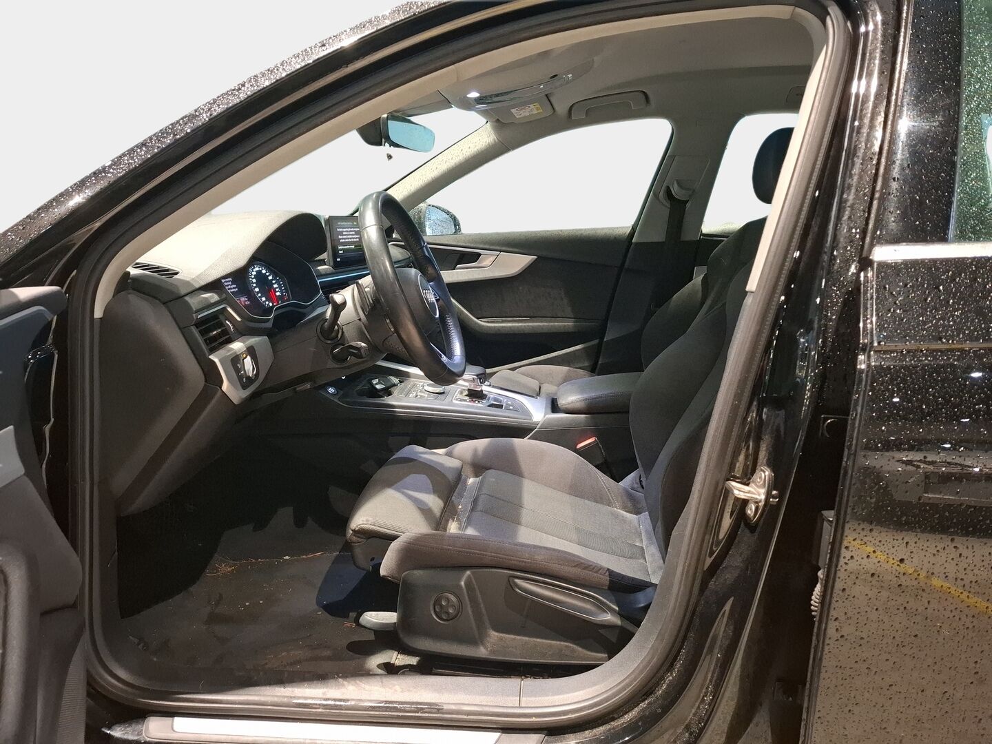 Audi A4 2017 Avant Land of quattro 2,0 TDI 140 kW quattro S tronic / Matrix-LED / Webasto / Koukku / Sport-alusta - Sportti penkit / Juuri huollettu / - HULLU BLACKWEEK KORKOTARJOUS 2,49%