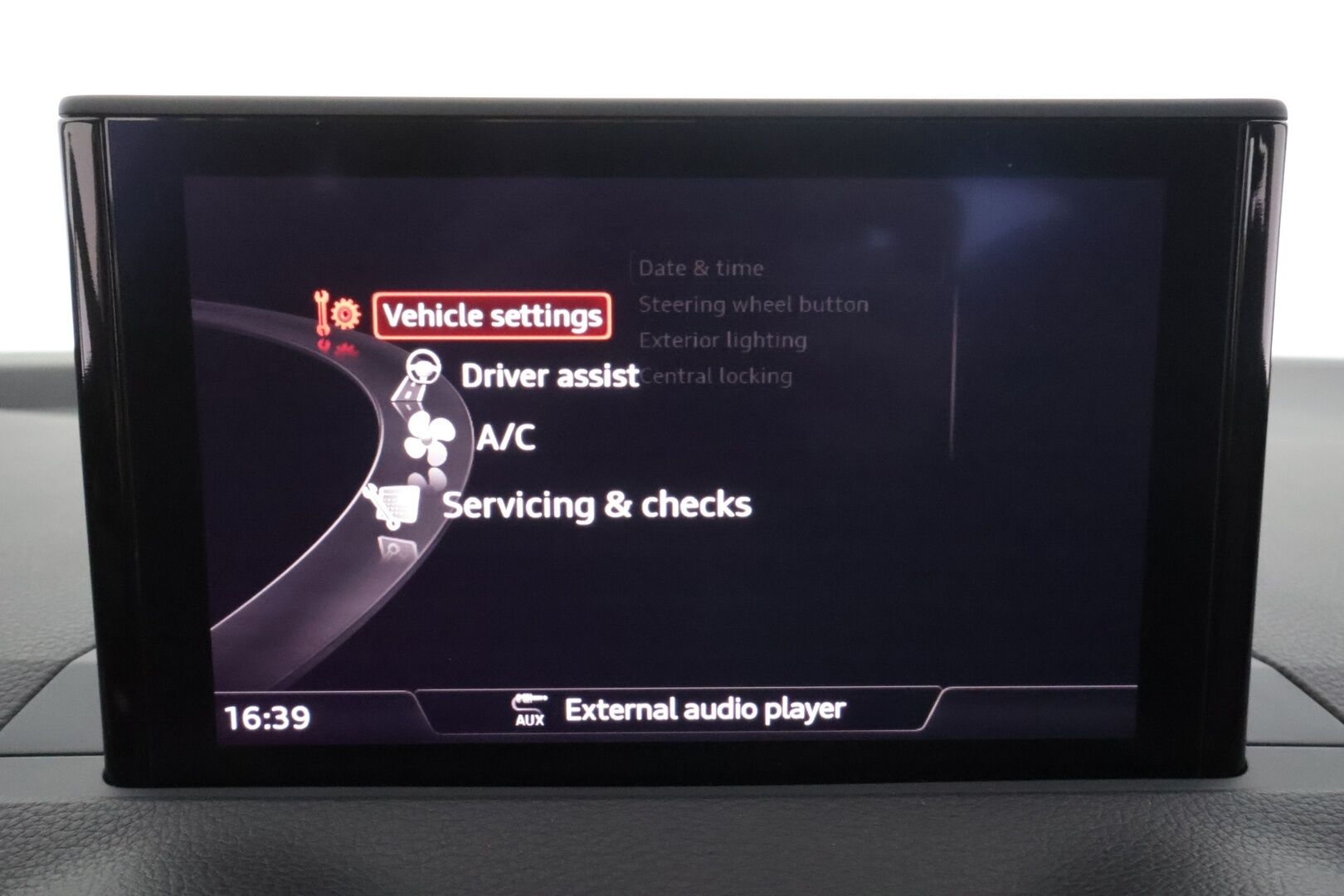 Audi Q2 2017 Business Sport 1,4 TFSI COD 110 kW S tronic * ACC / Koukku / Lohko / LED / Audi Smartphone / Keyless * - Suomi-auto / Kahdet Renkaat