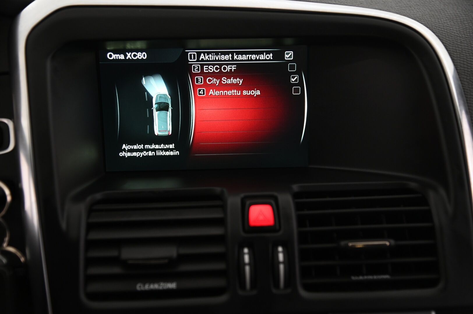 Volvo XC60 2017 D4 Business Classic R-Design aut / Webasto / VOC / Vetokoukku / Peruutuskamera / - Suomi-auto / Kahdet renkaat / Hyvät huollot 