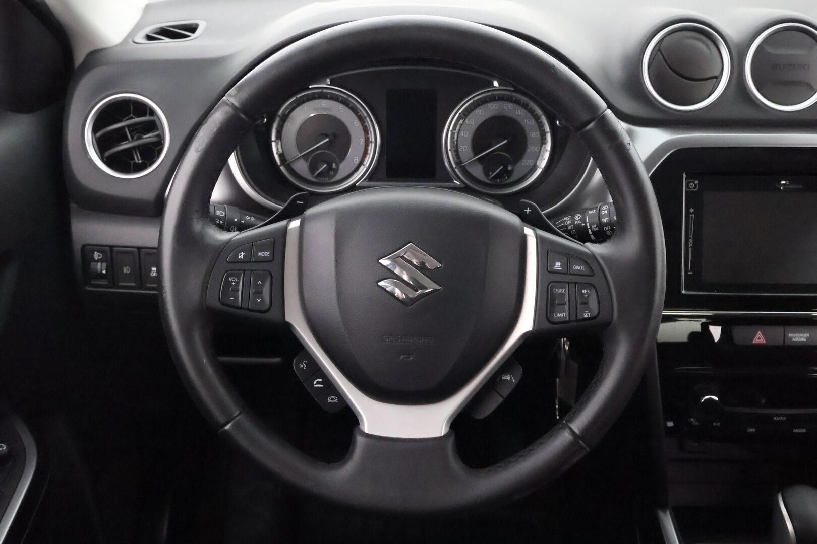 Suzuki Vitara 2019 112 BOOSTERJET 4WD GL+ 6AT - 1Om Suomiauto / Adapt.Vakkari / Peruutuskamera / BLIS / Juuri tullut Tampereelle!