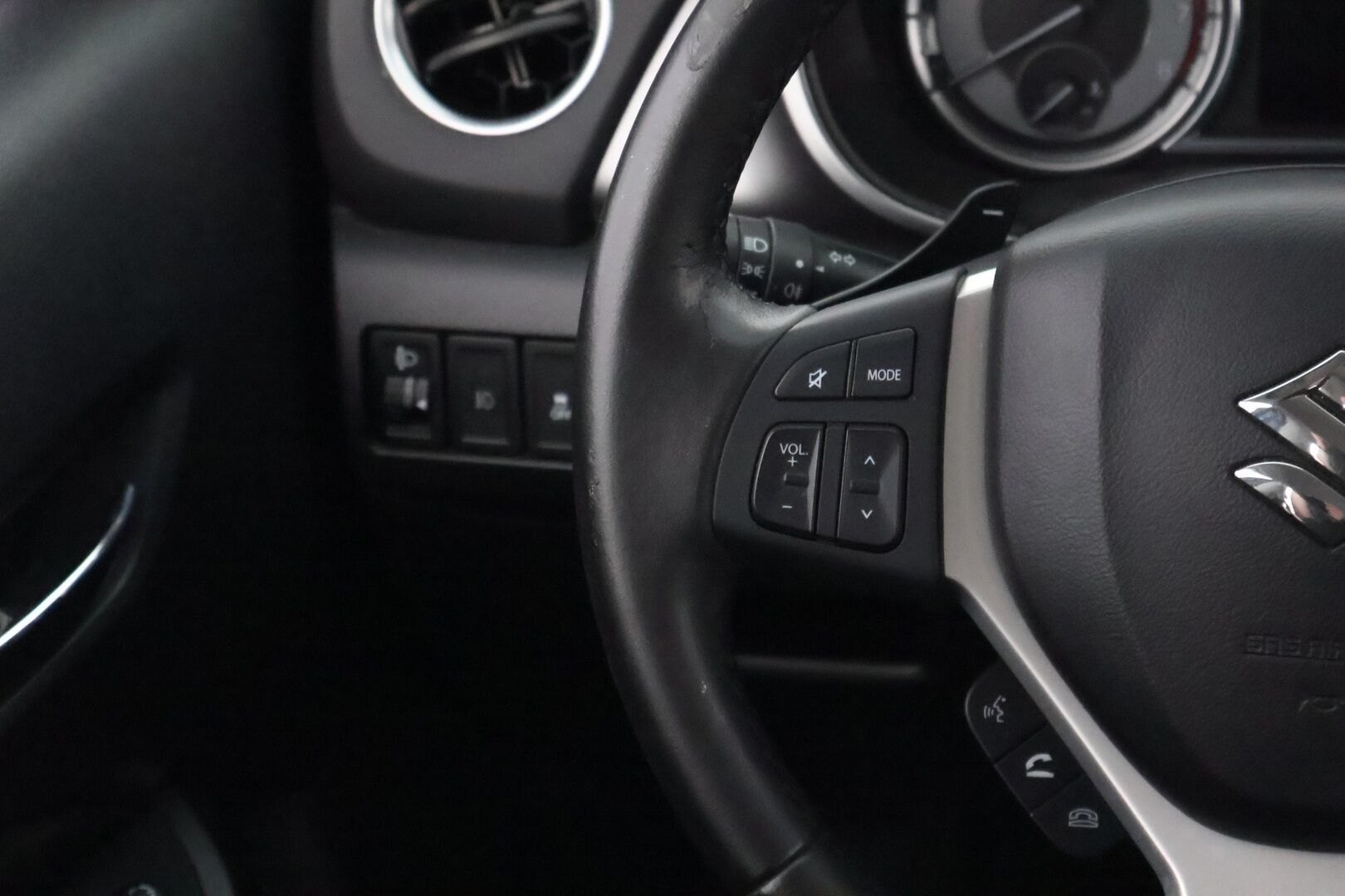 Suzuki Vitara 2019 112 BOOSTERJET 4WD GL+ 6AT - 1Om Suomiauto / Adapt.Vakkari / Peruutuskamera / BLIS / Juuri tullut Tampereelle!