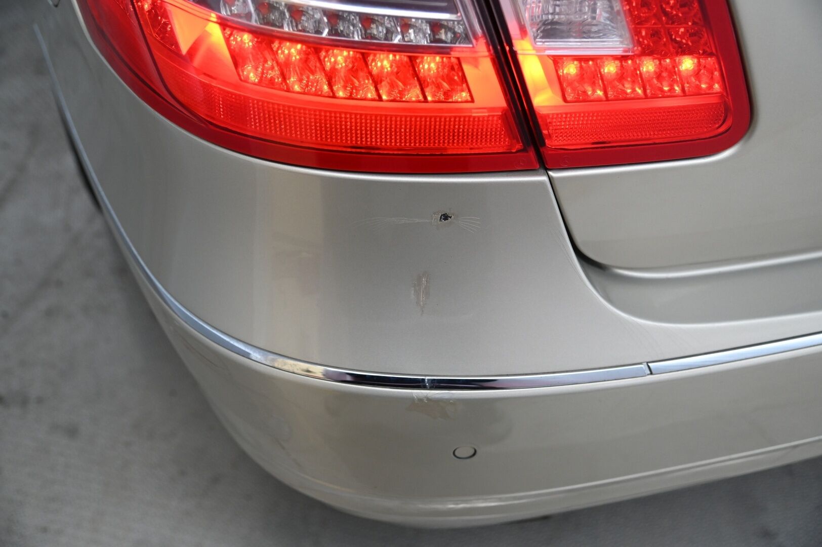 Mercedes-Benz E 2009 E 350 CDI Sedan *Myydään Huutokaupat.com* - *LEIMA 04/26 / Navi / BT / Vakkari*
