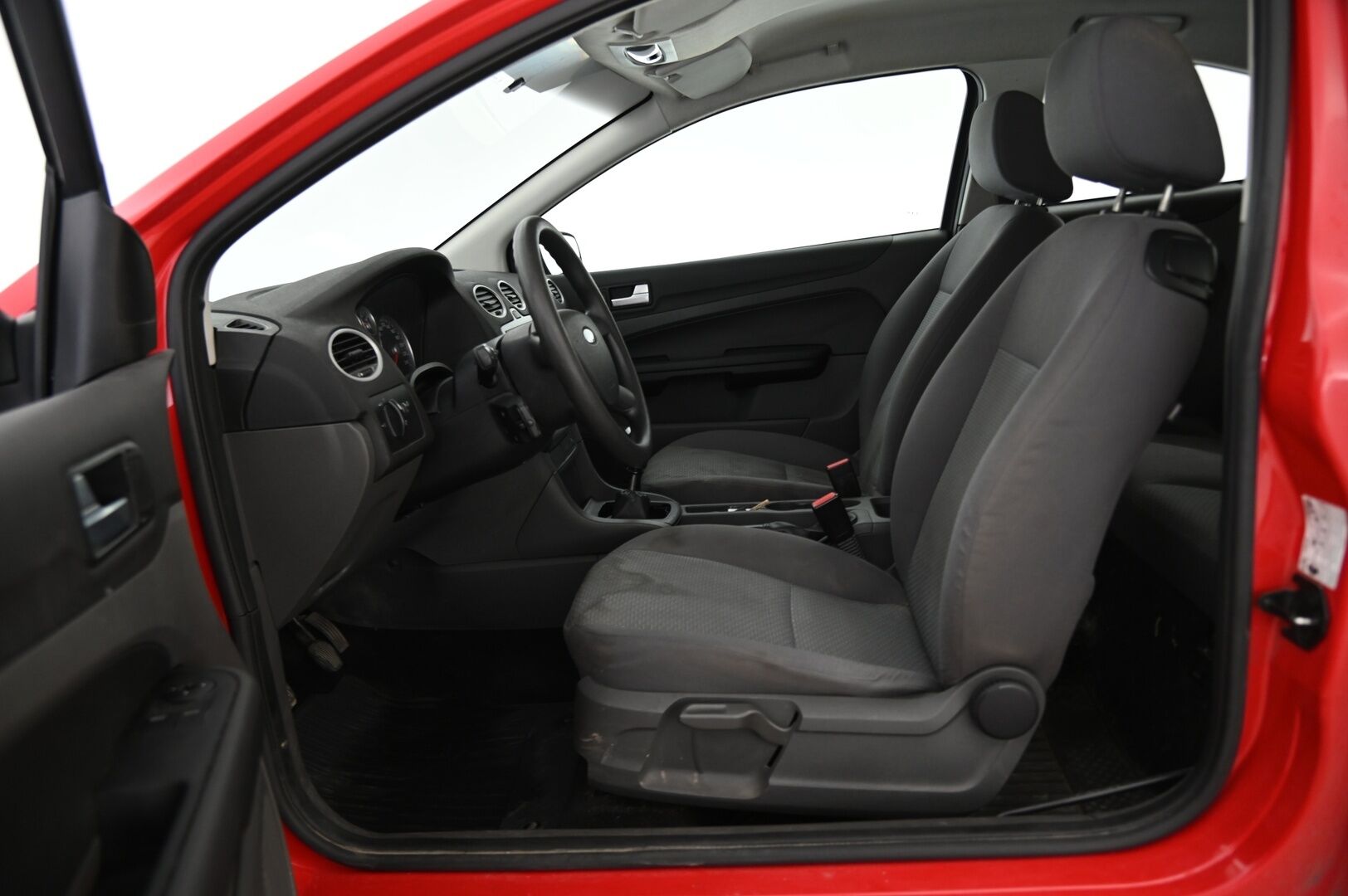 Ford Focus 2005 2D FOCUS HATCHBACK 1.6 *Myydään Huutokaupat.com*