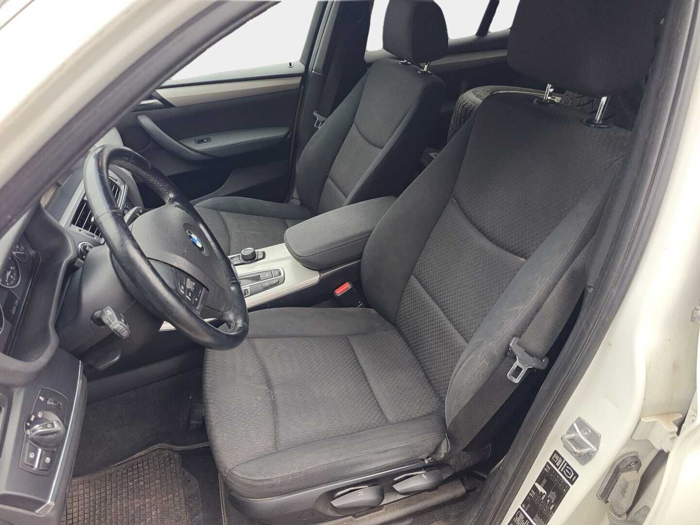BMW X3 2013 X3 xDRIVE20d Farmari (AC) 4ov 1995cm3 A - | Vakkari | Kaksilla renkailla | Vähän ajettu | Xenon valot |