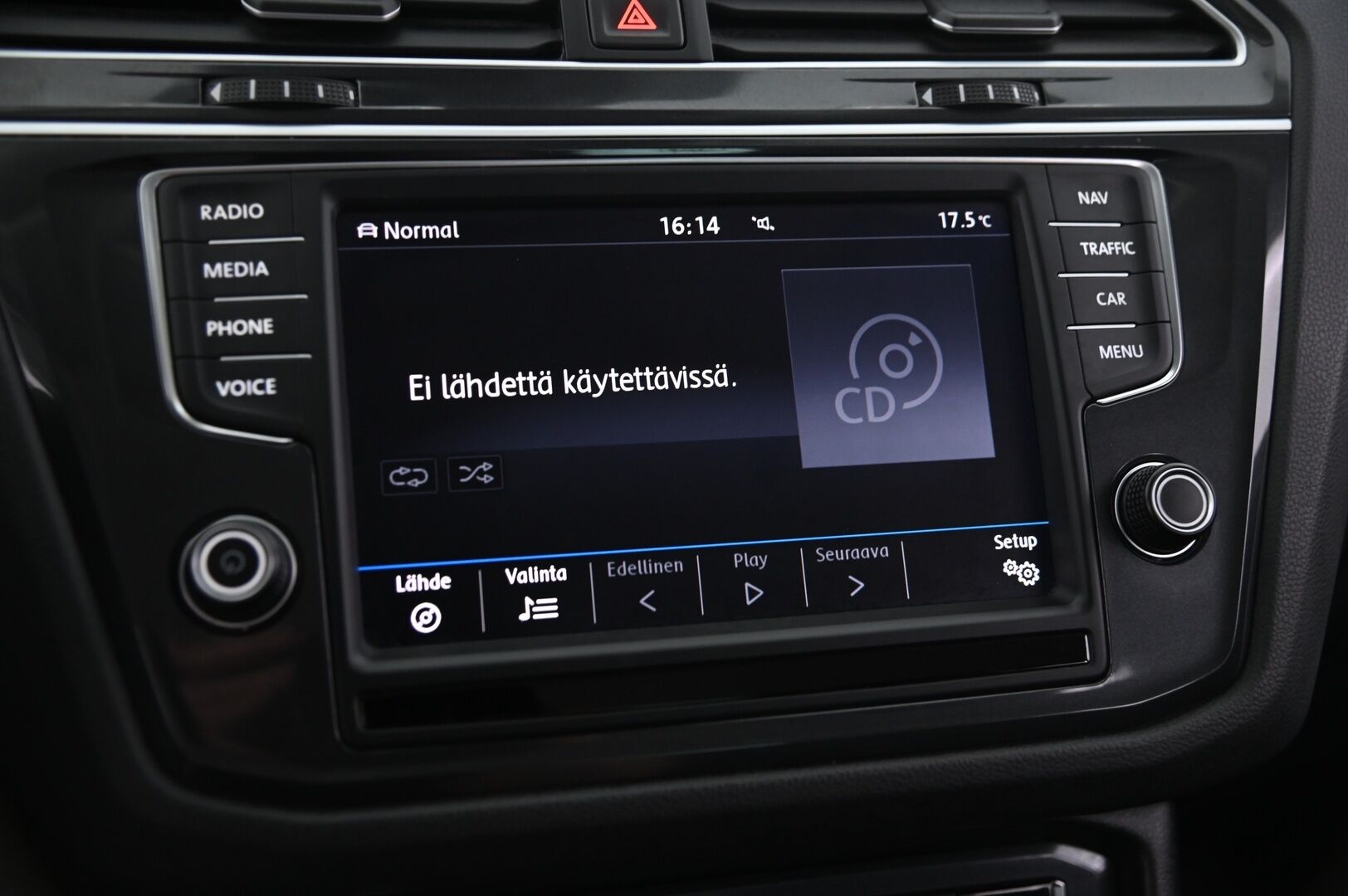 Volkswagen Tiguan 2017 Highline 2,0 TSI 4MOTION DSG - Hierova kuljettajan istuin | Digimittaristo | Kaukosäätöinen webasto | Vetokoukku | Navi | KeyLess  | 2x renkaat&alumiinivanteet | Suomi-auto