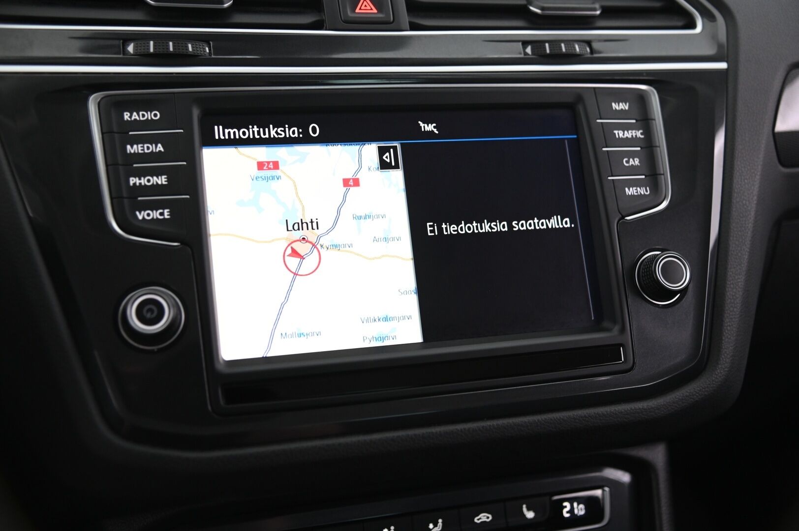 Volkswagen Tiguan 2017 Highline 2,0 TSI 4MOTION DSG - Hierova kuljettajan istuin | Digimittaristo | Kaukosäätöinen webasto | Vetokoukku | Navi | KeyLess  | 2x renkaat&alumiinivanteet | Suomi-auto