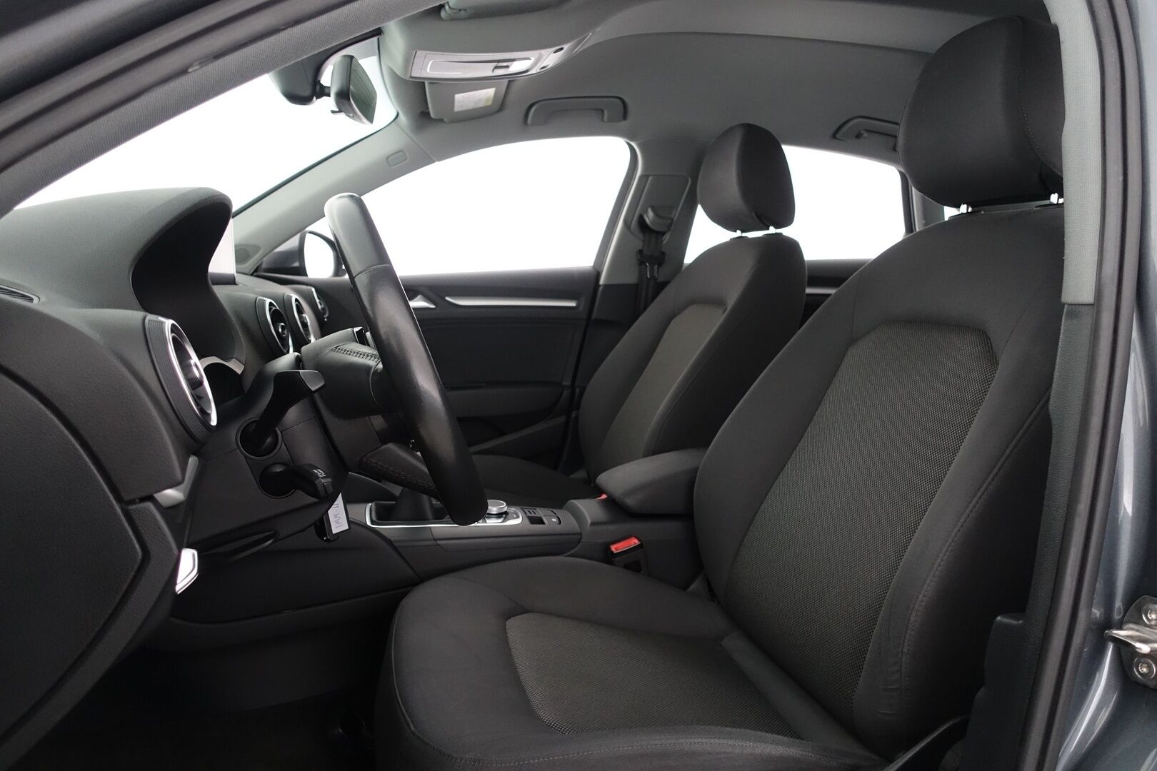 Audi A3 2016 Sedan Business 1,0 TFSI 85 kW - | Juuri Huollettu! | Webasto | Suomi-auto | Vetokoukku | Vakionopeudensäädin | Bluetooth | P. Tutka | Penkinlämmitys | Kahdet renkaat | MMI- näyttö | 