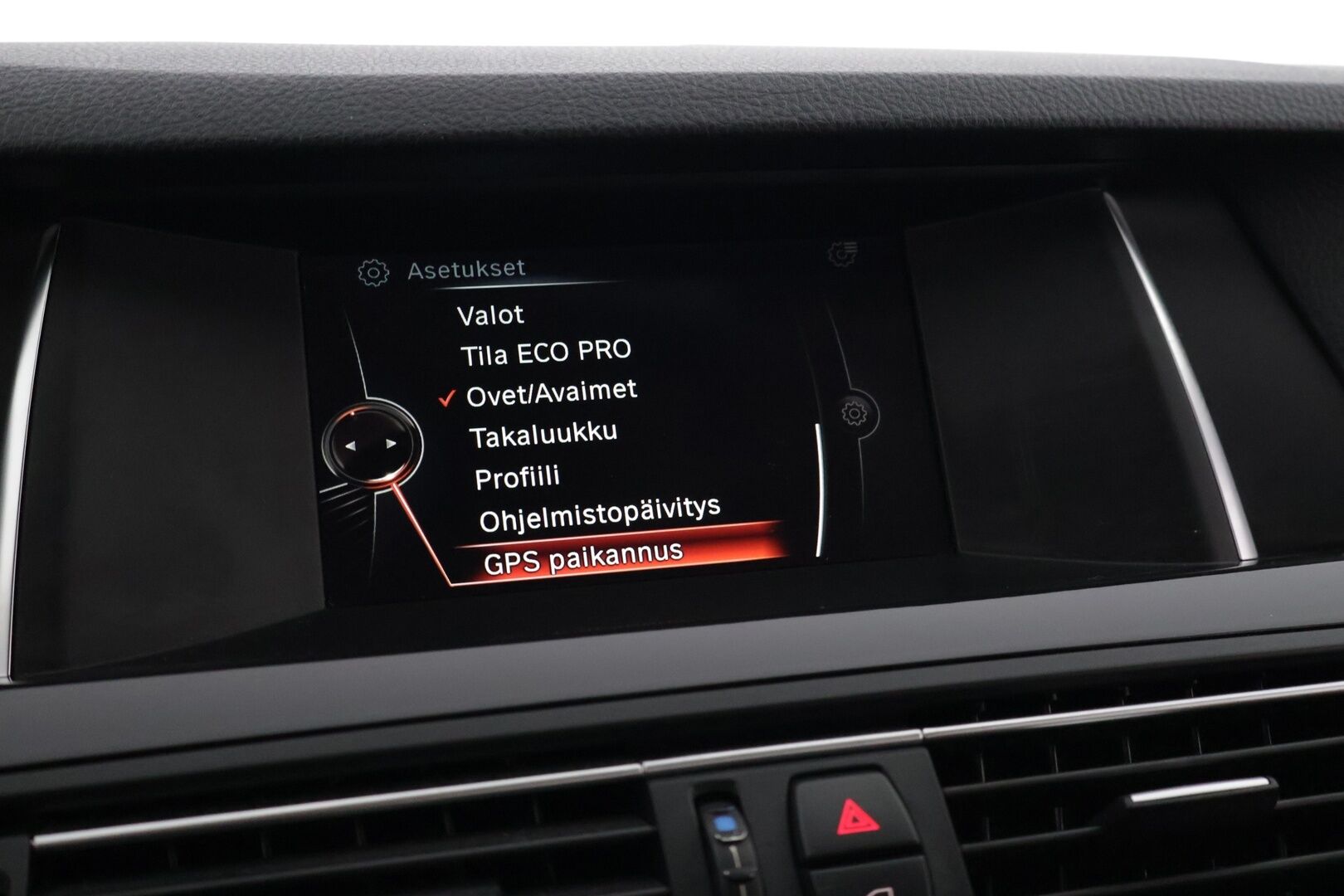 BMW 518 2017 F11 Touring 518d A Business Exclusive Edition** Tutkat / Sporttipenkit / Ruskeat nahat / Sähkö- luukku* - Ei AdBlue / Kahdet hyvät renkaat vanteineen