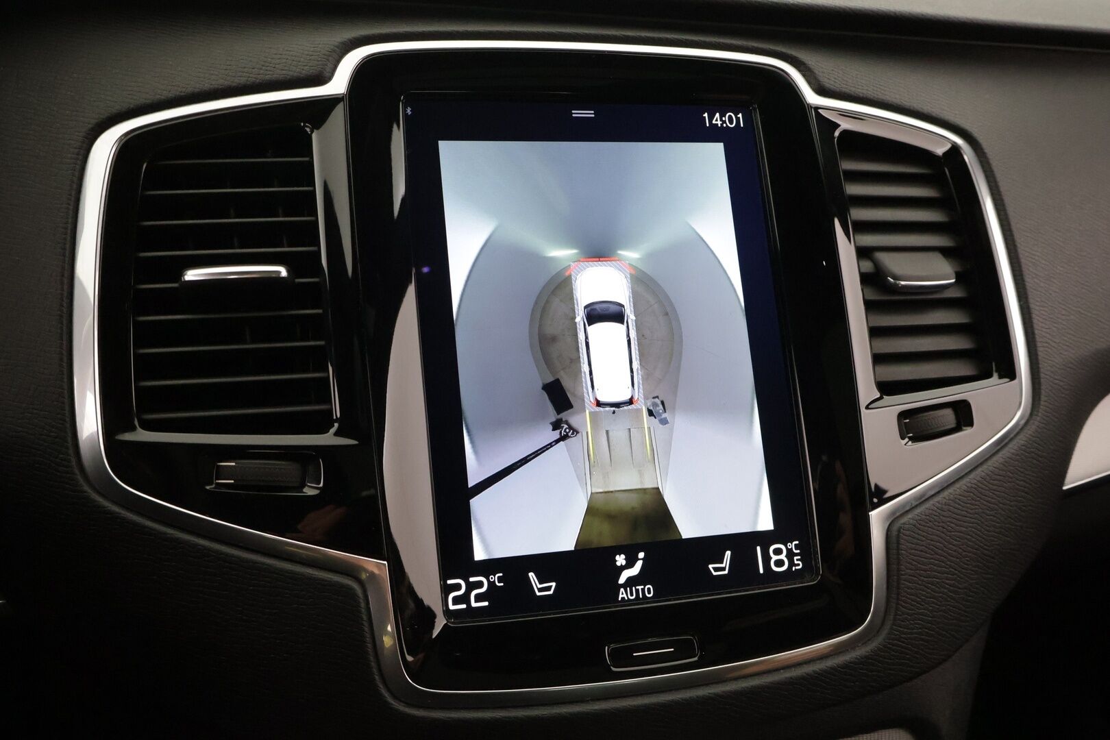 Volvo XC90 2017 D5 AWD Inscription aut 7-paikkainen */ HUD / Panorama / 360-kamera / Adapt vakkari / Webasto / Koukku / Nahkapenkit / 2x renkaat /* - 3,99 % KORKOTARJOUS TÄHÄN AUTOON 14.9. ASTI! - */ Merkkihuollettu Suomi-auto / Särmä yksilö / 2x renkaat /*