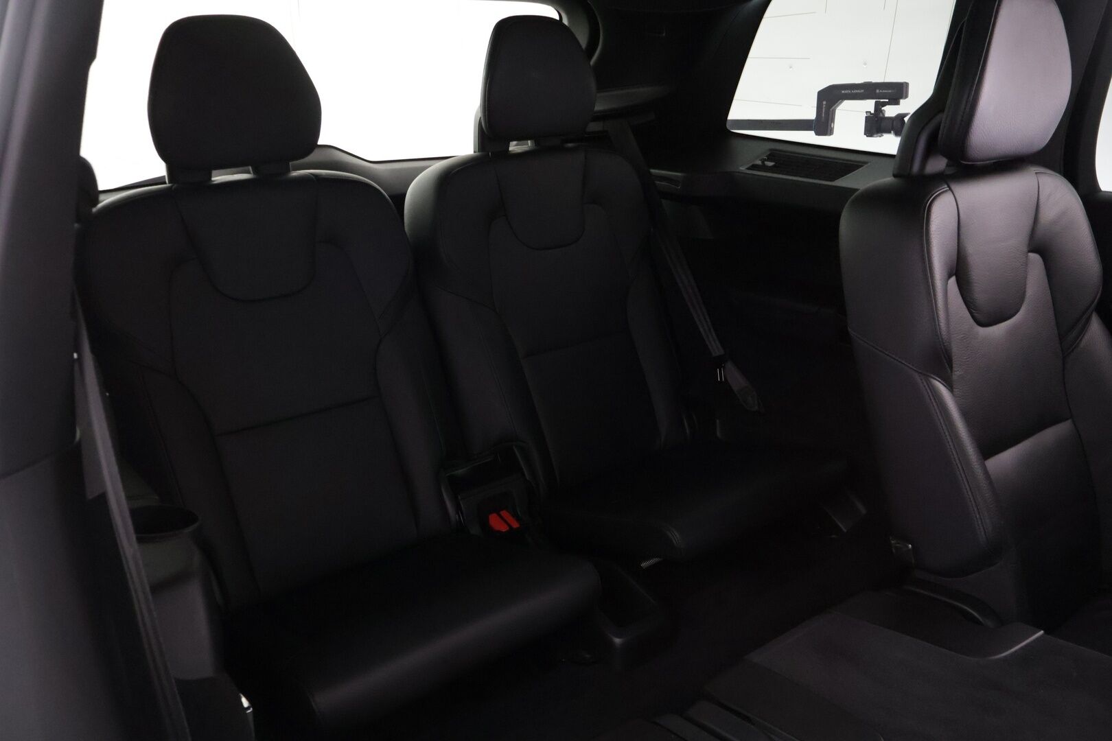 Volvo XC90 2017 D5 AWD Inscription aut 7-paikkainen */ HUD / Panorama / 360-kamera / Adapt vakkari / Webasto / Koukku / Nahkapenkit / 2x renkaat /* - 3,99 % KORKOTARJOUS TÄHÄN AUTOON 14.9. ASTI! - */ Merkkihuollettu Suomi-auto / Särmä yksilö / 2x renkaat /*