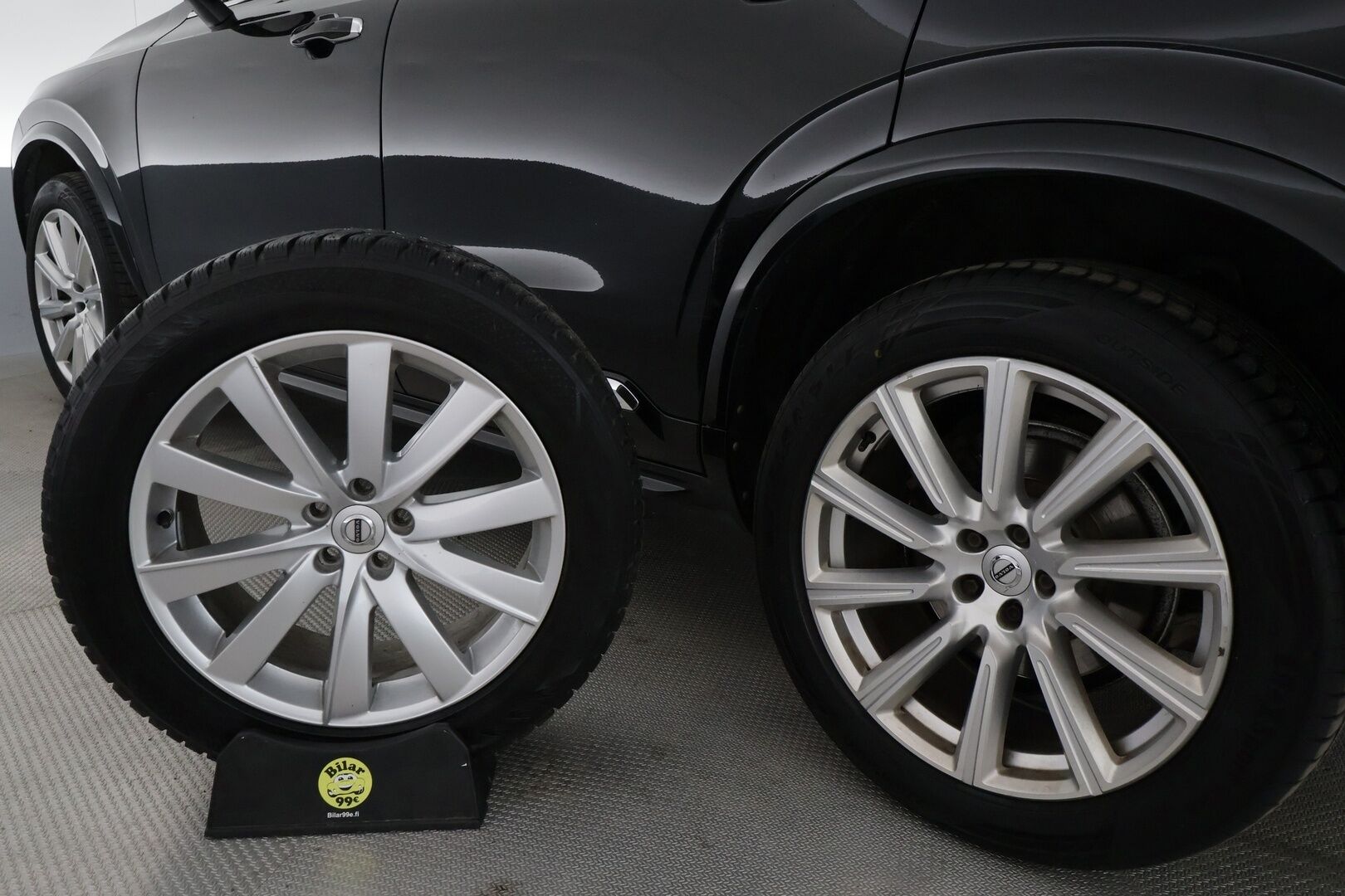 Volvo XC90 2017 D5 AWD Inscription aut **Panorama / HUD / Ilma-alusta / Webasto / Koukku / Adapt.Vakkari / Sporttinahat Muistilla** - 3,99 % KORKOTARJOUS TÄHÄN AUTOON - Suomi-auto / Kahdet renkaat