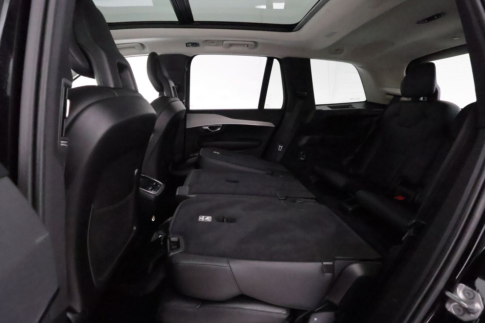 Volvo XC90 2017 D5 AWD Inscription aut **Panorama / HUD / Ilma-alusta / Webasto / Koukku / Adapt.Vakkari / Sporttinahat Muistilla** - 3,99 % KORKOTARJOUS TÄHÄN AUTOON - Suomi-auto / Kahdet renkaat