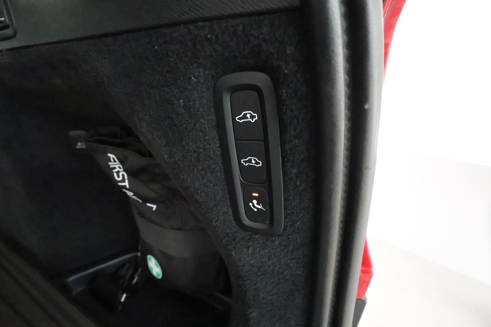 Volvo XC90 2017 D5 AWD Inscription aut **Panorama / HUD / Ilma-alusta / Webasto / Koukku / Adapt.Vakkari / Sporttinahat Muistilla** - 3,99 % KORKOTARJOUS TÄHÄN AUTOON - Suomi-auto / Kahdet renkaat