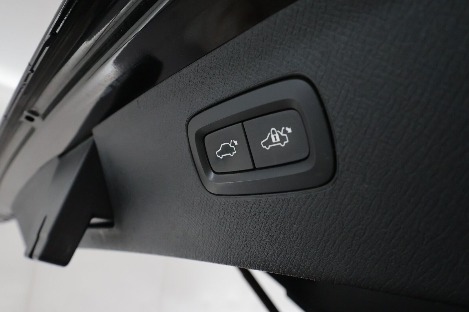 Volvo XC90 2017 D5 AWD Inscription aut **Panorama / HUD / Ilma-alusta / Webasto / Koukku / Adapt.Vakkari / Sporttinahat Muistilla** - 3,99 % KORKOTARJOUS TÄHÄN AUTOON - Suomi-auto / Kahdet renkaat