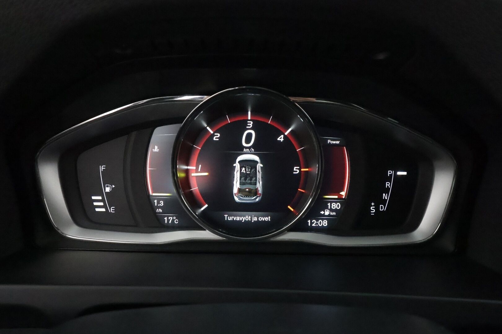 Volvo V60 2017 D4 Business aut ** Webasto / Koukku / Adapt.Vakkari / XENON-valot / P.tutka / Navi / Kaistavahti ** - Suomi-auto / Kahdet Renkaat 