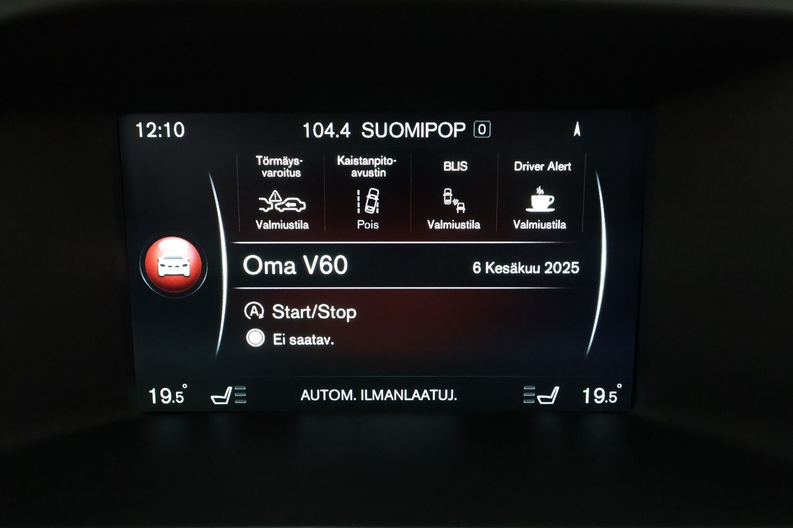 Volvo V60 2017 D4 Business aut ** Webasto / Koukku / Adapt.Vakkari / XENON-valot / P.tutka / Navi / Kaistavahti ** - Suomi-auto / Kahdet Renkaat 