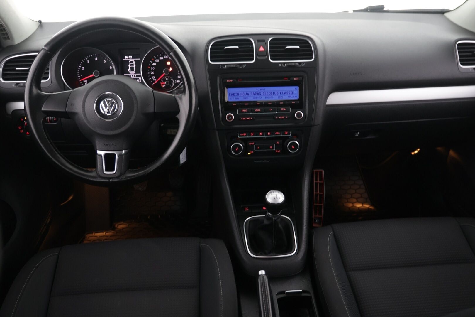 Volkswagen Golf 2010 GOLF 1.4 TSI | Huutokaupat.com | Lähes vuosi leimaa | Kahdet fiksut renkaat - TÄYSIN TOIMIVA JA SIISTI. 