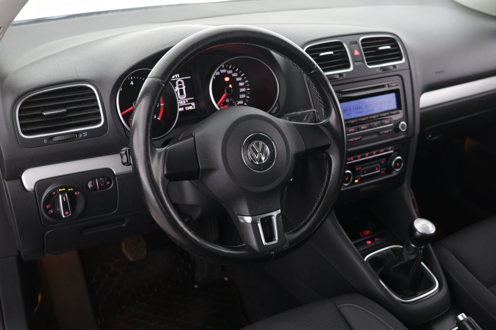Volkswagen Golf 2010 GOLF 1.4 TSI | Huutokaupat.com | Lähes vuosi leimaa | Kahdet fiksut renkaat - TÄYSIN TOIMIVA JA SIISTI. 