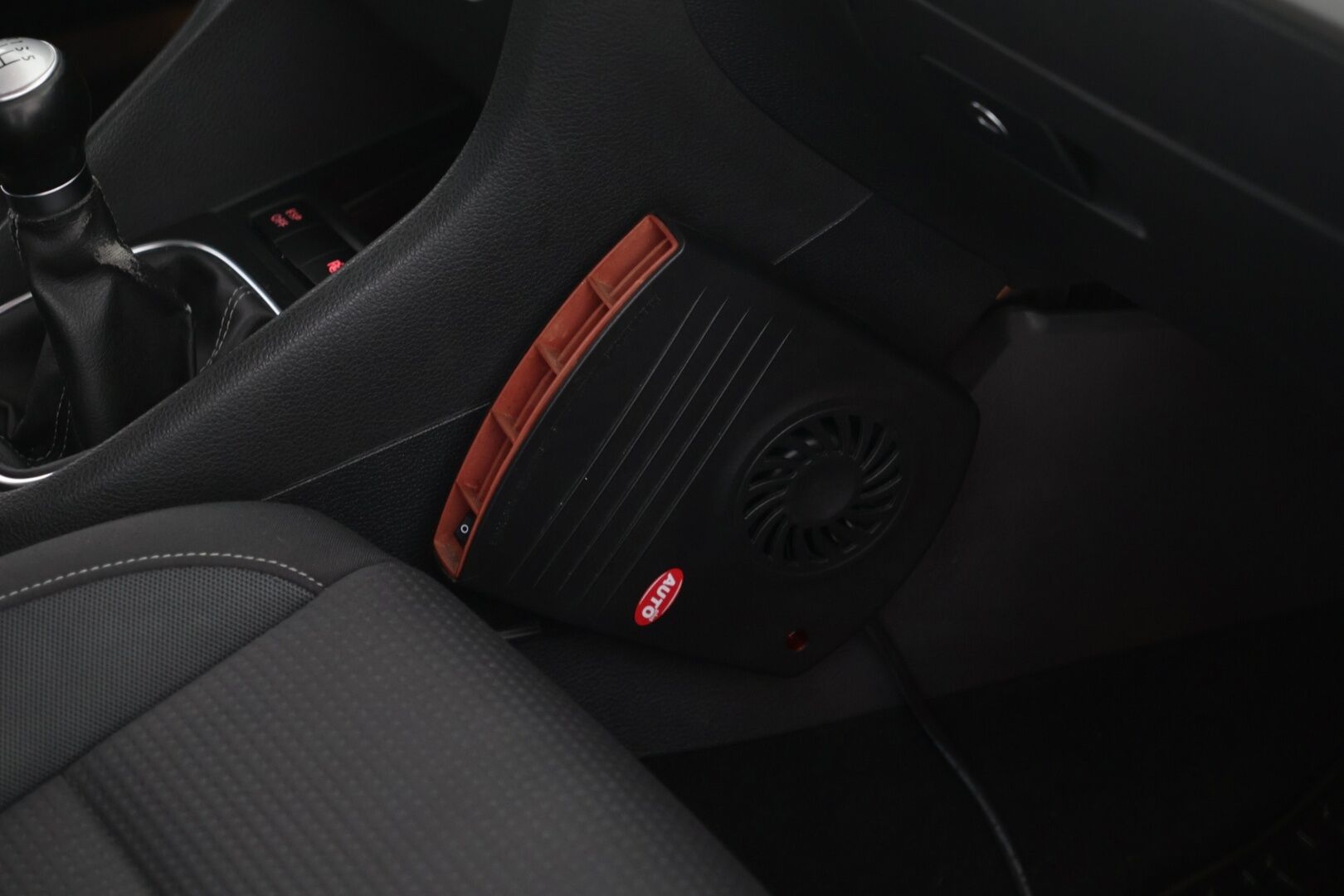 Volkswagen Golf 2010 GOLF 1.4 TSI | Huutokaupat.com | Lähes vuosi leimaa | Kahdet fiksut renkaat - TÄYSIN TOIMIVA JA SIISTI. 