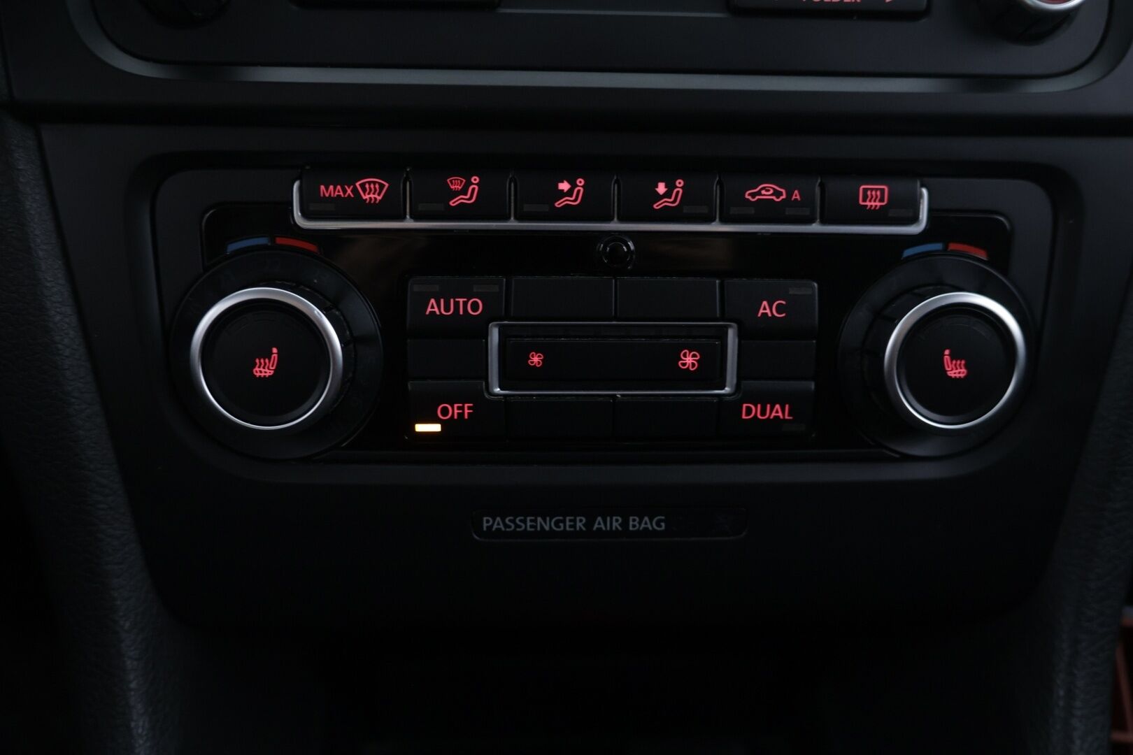 Volkswagen Golf 2010 GOLF 1.4 TSI | Huutokaupat.com | Lähes vuosi leimaa | Kahdet fiksut renkaat - TÄYSIN TOIMIVA JA SIISTI. 