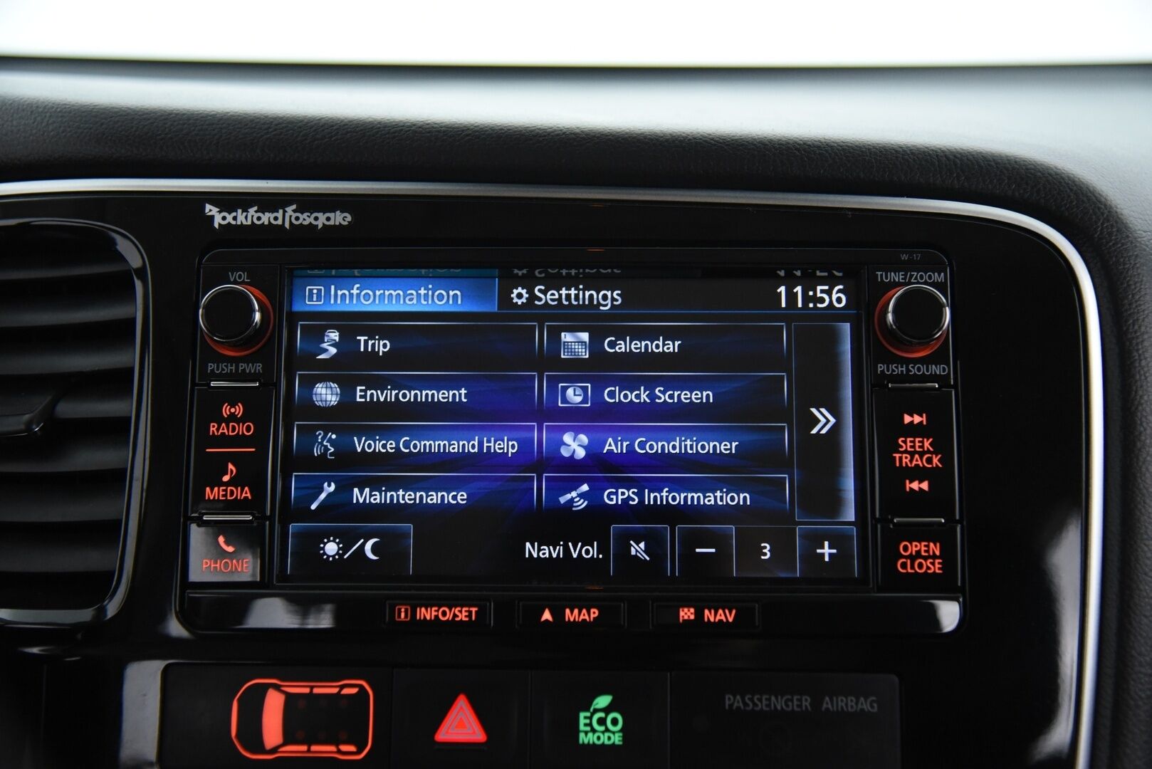 Mitsubishi Outlander 2017 2,2 DI-D Instyle NAVI AT 4WD 7P / Adapt. vak / Vetokoukku / Nahat / Rockford / Keyless - 7-Paikkainen / LED-Lisävalo / Suomi-Auto
