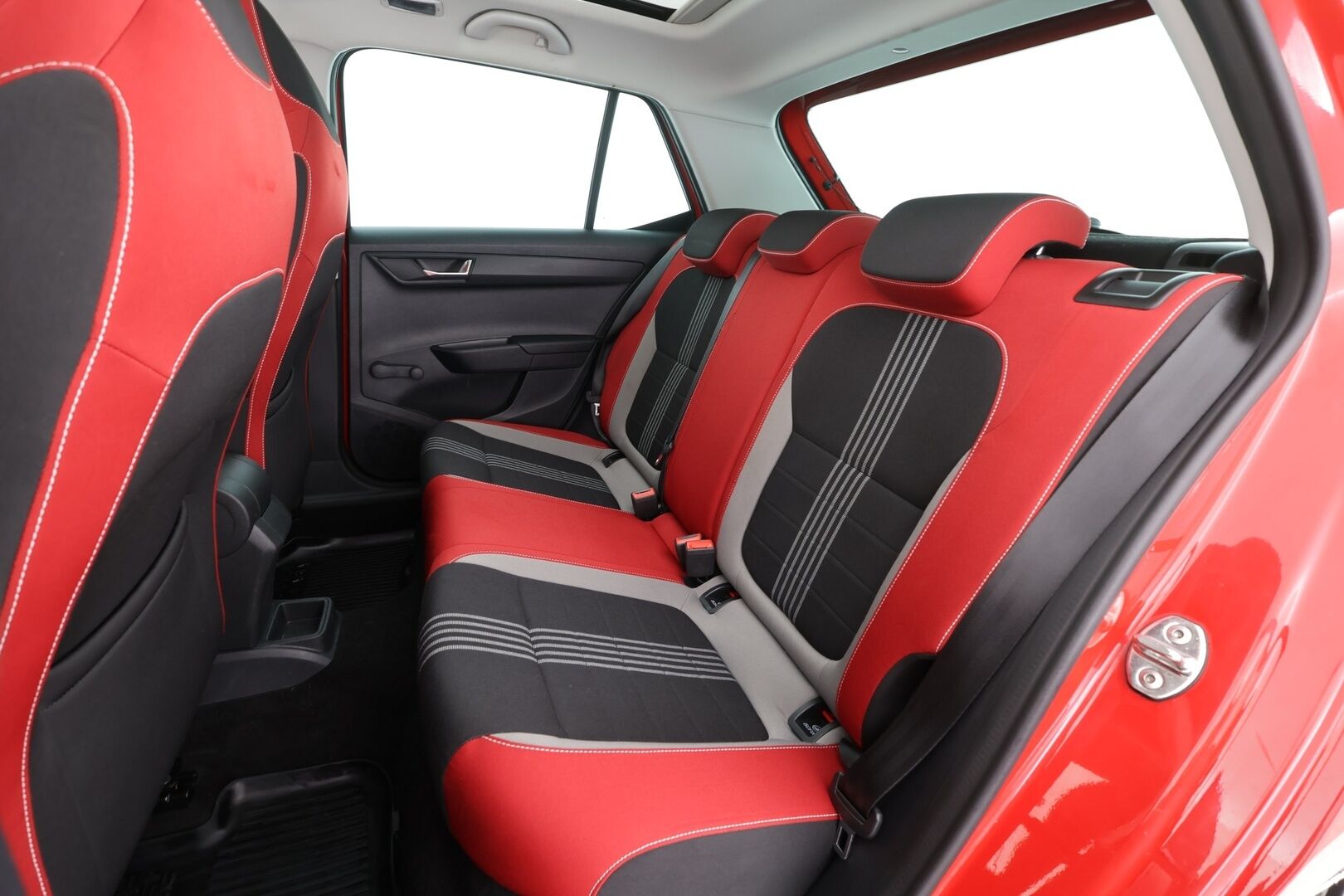 Skoda Fabia 2017 1,2 TSI 110 Monte Carlo DSG * Panorama / Vakkari / Navi / KeylessGo / Sporttipenkit / P.tutkat / Lohkolämmitin * - Suomi-auto / Juuri katsastettu! / Merkkihuollettu