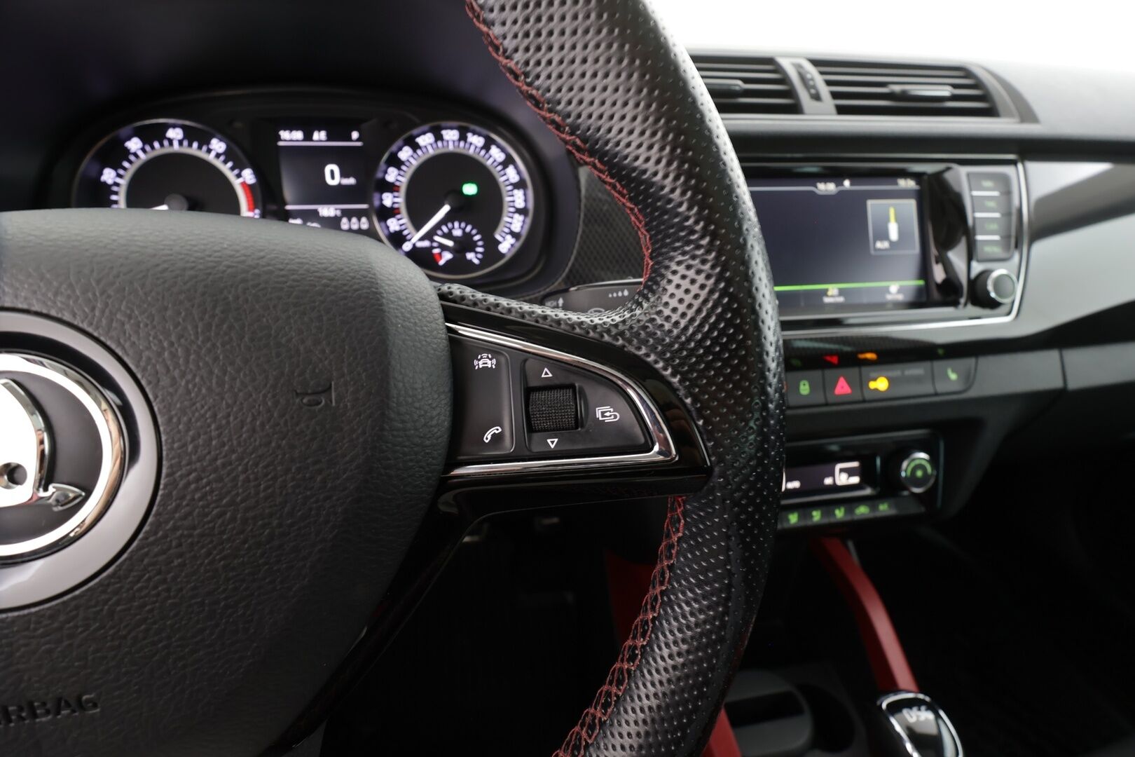 Skoda Fabia 2017 1,2 TSI 110 Monte Carlo DSG * Panorama / Vakkari / Navi / KeylessGo / Sporttipenkit / P.tutkat / Lohkolämmitin * - Suomi-auto / Juuri katsastettu! / Merkkihuollettu