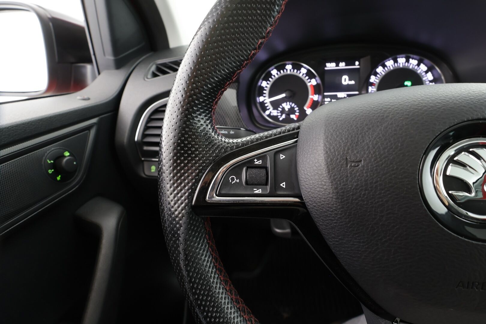 Skoda Fabia 2017 1,2 TSI 110 Monte Carlo DSG * Panorama / Vakkari / Navi / KeylessGo / Sporttipenkit / P.tutkat / Lohkolämmitin * - Suomi-auto / Juuri katsastettu! / Merkkihuollettu