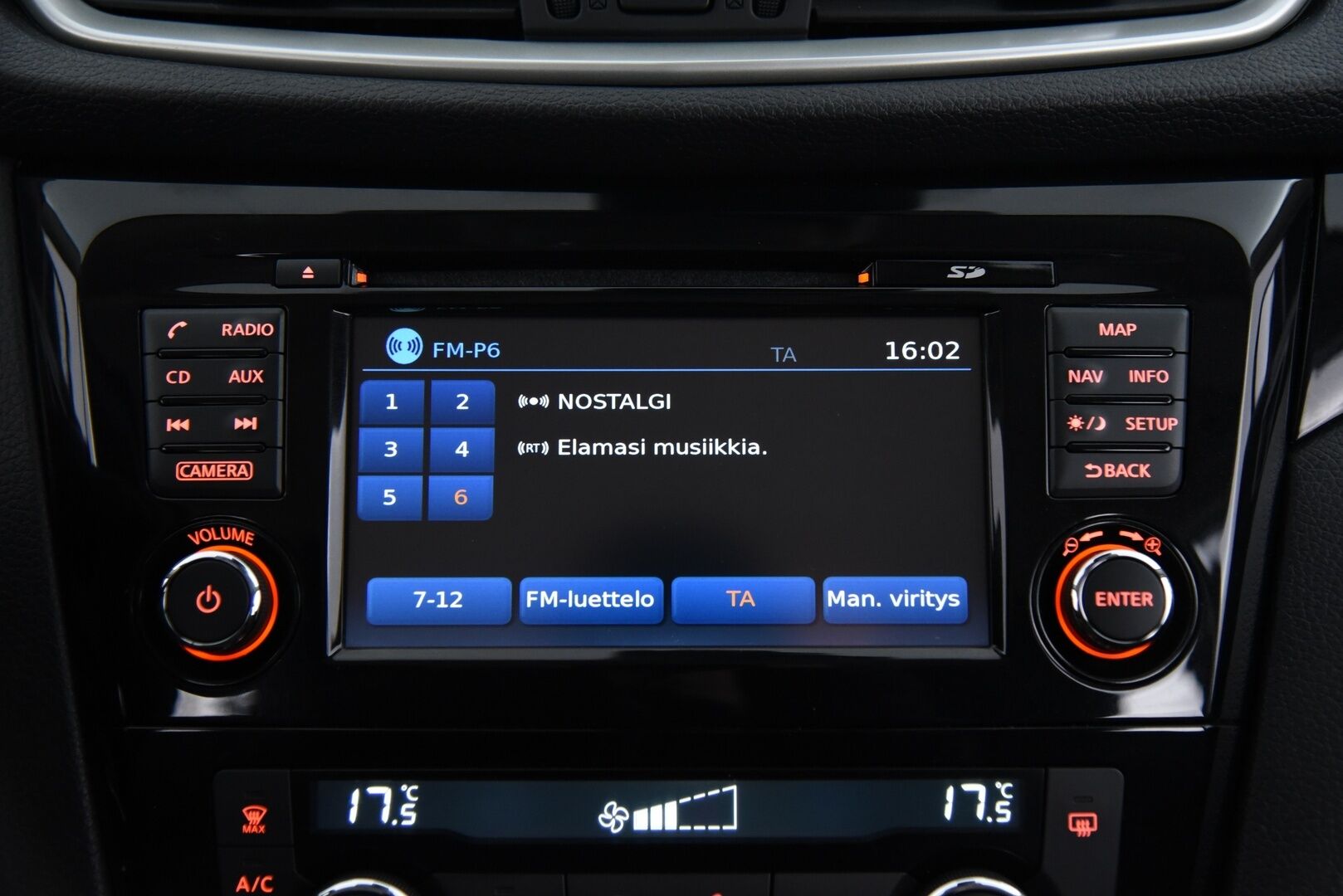 Nissan Qashqai 2016 DIG-T 163 Acenta 2WD 6M/T E6 Safety Pack Connect / Vetokoukku / Lohkolämmitin / P. Kamera / P. Tutkat / Hyvät Renkaat! - Siististi pidetty ja käytännöllisesti varusteltu Qashqai kaksin hyväkuntoisin renkain! Suomi-Auto!