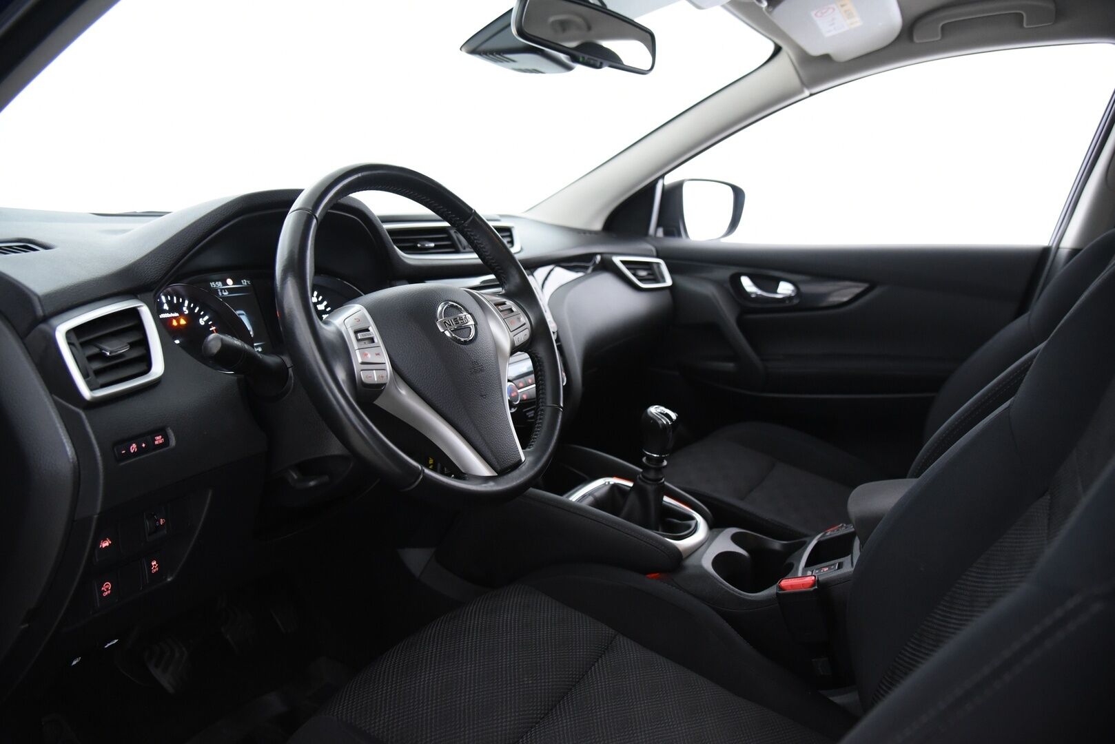 Nissan Qashqai 2016 DIG-T 163 Acenta 2WD 6M/T E6 Safety Pack Connect / Vetokoukku / Lohkolämmitin / P. Kamera / P. Tutkat / Hyvät Renkaat! - Siististi pidetty ja käytännöllisesti varusteltu Qashqai kaksin hyväkuntoisin renkain! Suomi-Auto!