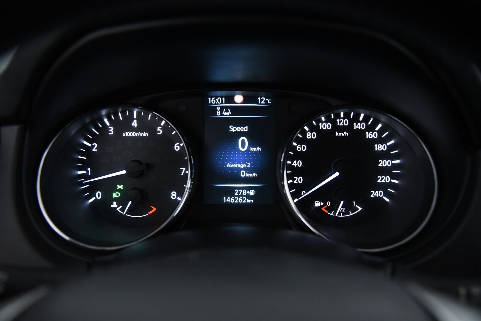Nissan Qashqai 2016 DIG-T 163 Acenta 2WD 6M/T E6 Safety Pack Connect / Vetokoukku / Lohkolämmitin / P. Kamera / P. Tutkat / Hyvät Renkaat! - Siististi pidetty ja käytännöllisesti varusteltu Qashqai kaksin hyväkuntoisin renkain! Suomi-Auto!