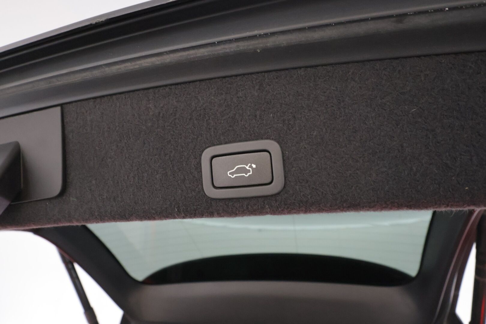 Volvo XC60 2017 D4 Business Classic R-Design aut * Vakkari / Webasto / Xenon / P.kamera / Koukku / Keyless * - Suomi-auto / Kahdet renkaat