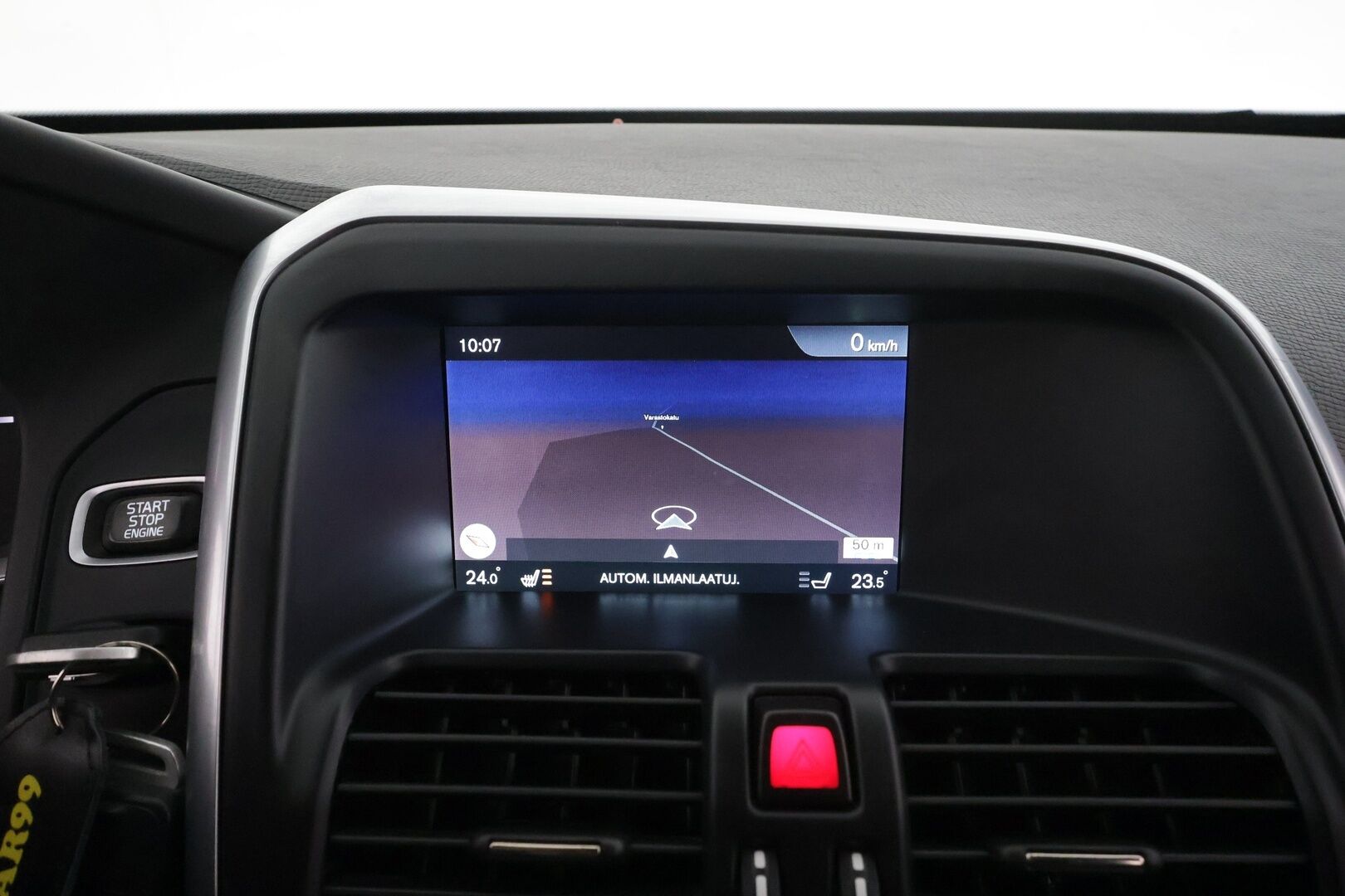 Volvo XC60 2017 D4 Business Classic R-Design aut * Vakkari / Webasto / Xenon / P.kamera / Koukku / Keyless * - Suomi-auto / Kahdet renkaat