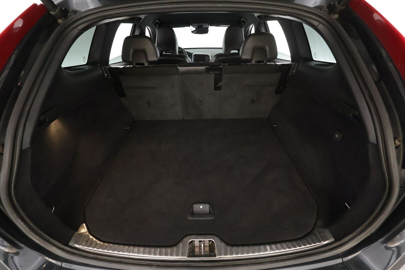 Volvo XC60 2017 D4 Business Classic R-Design aut * Vakkari / Webasto / Xenon / P.kamera / Koukku / Keyless * - Suomi-auto / Kahdet renkaat