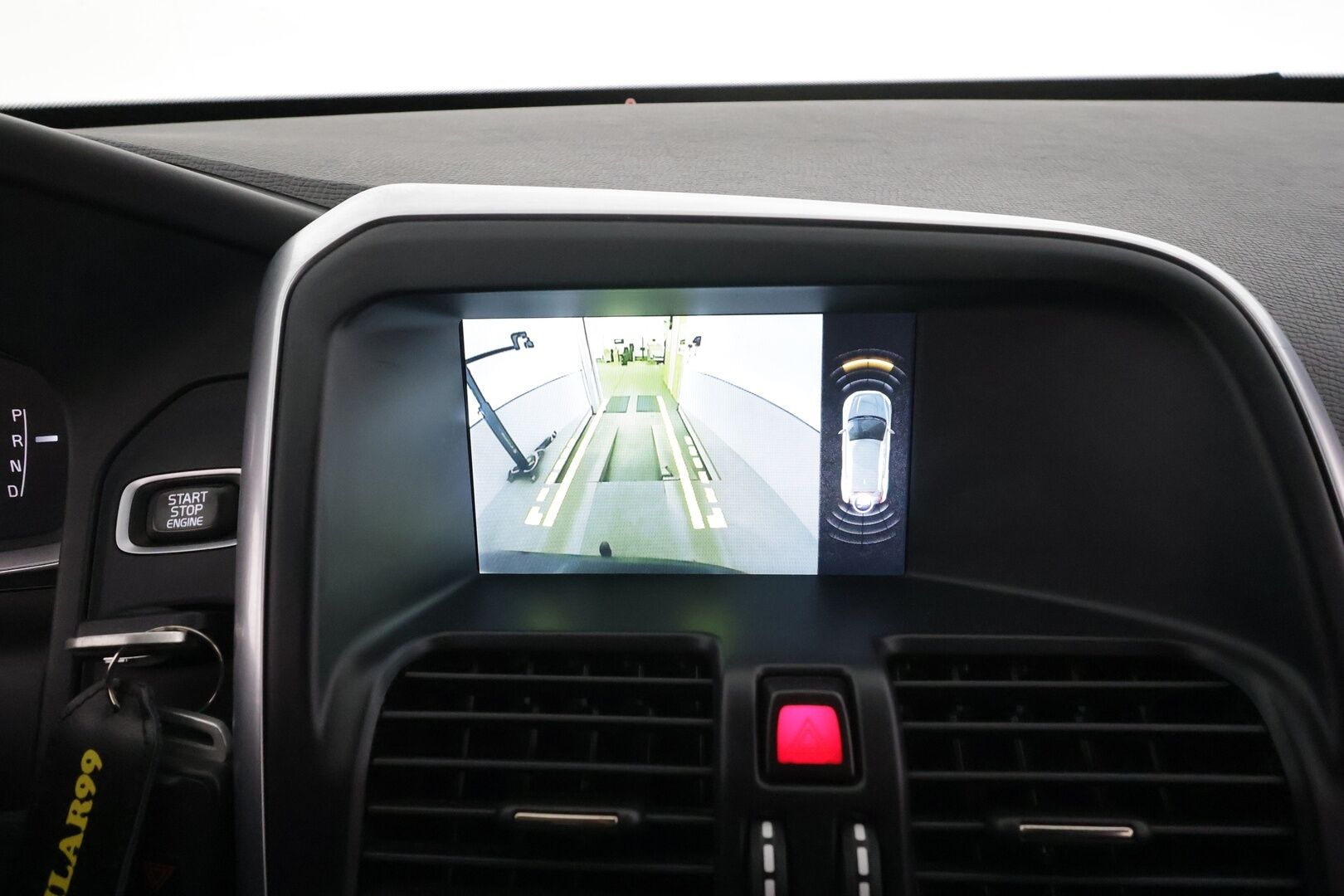 Volvo XC60 2017 D4 Business Classic R-Design aut * Vakkari / Webasto / Xenon / P.kamera / Koukku / Keyless * - Suomi-auto / Kahdet renkaat