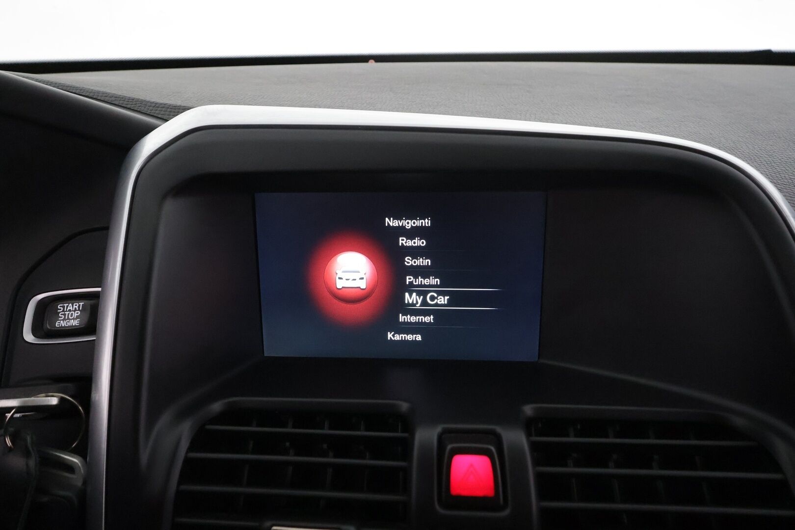 Volvo XC60 2017 D4 Business Classic R-Design aut * Vakkari / Webasto / Xenon / P.kamera / Koukku / Keyless * - Suomi-auto / Kahdet renkaat