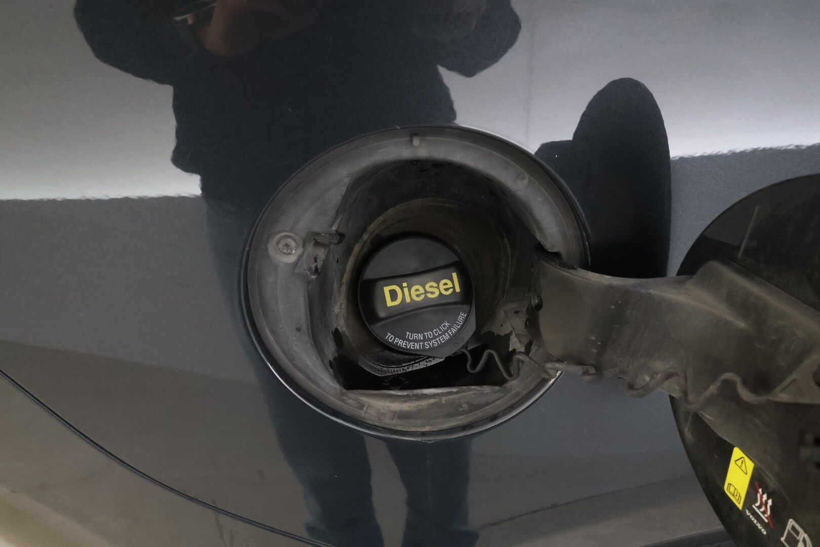 Volvo XC60 2017 D4 Business Classic R-Design aut * Vakkari / Webasto / Xenon / P.kamera / Koukku / Keyless * - Suomi-auto / Kahdet renkaat