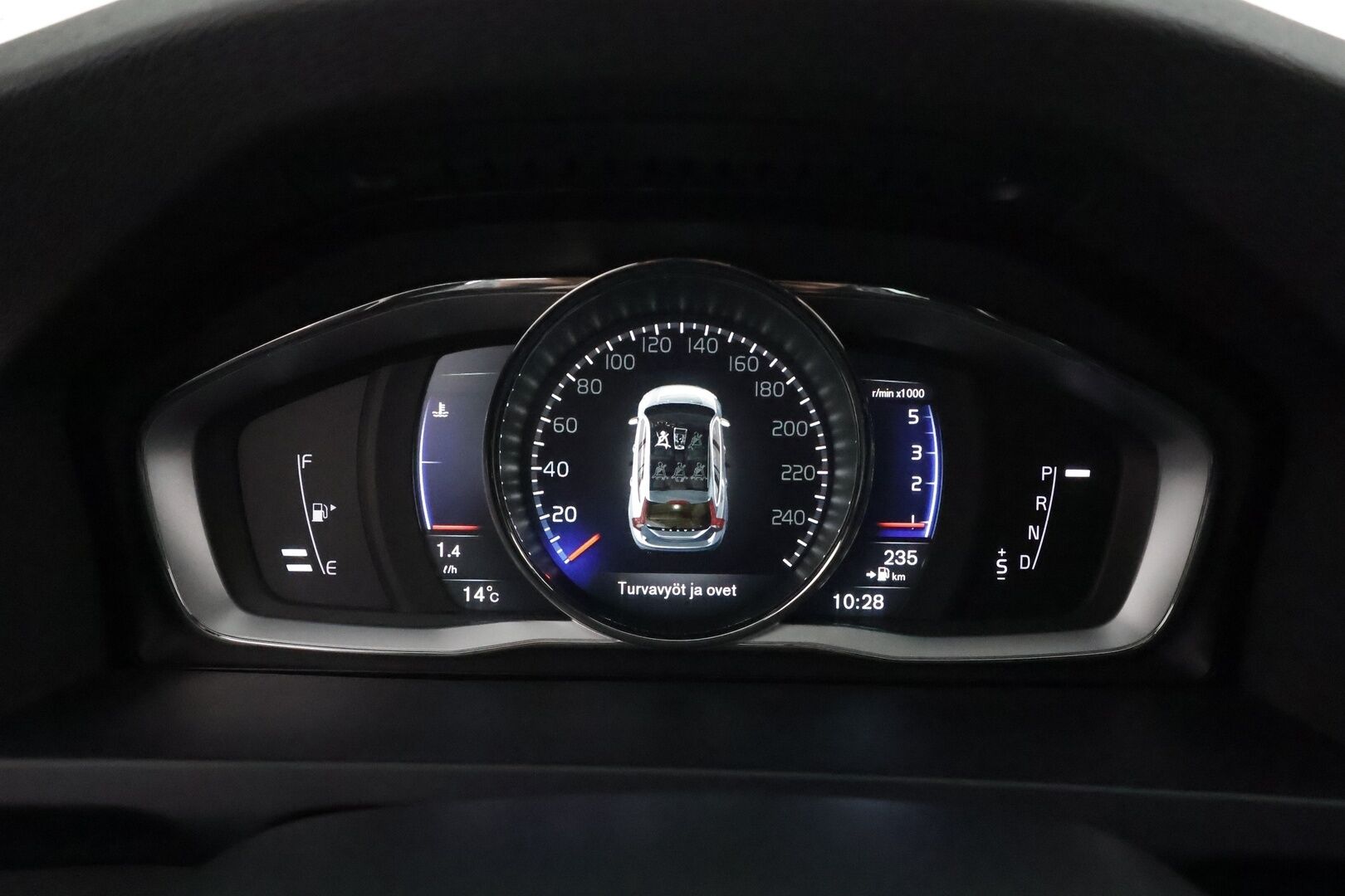 Volvo V60 2017 D4 AWD R-Design aut *Vakkari / Webasto / Koukku / Navi / Sporttipenkit / P.tutka / KeylessGo / Digimittaristo* - Suomi-auto / Kahdet renkaat aluvanteilla / Merkkihuollettu