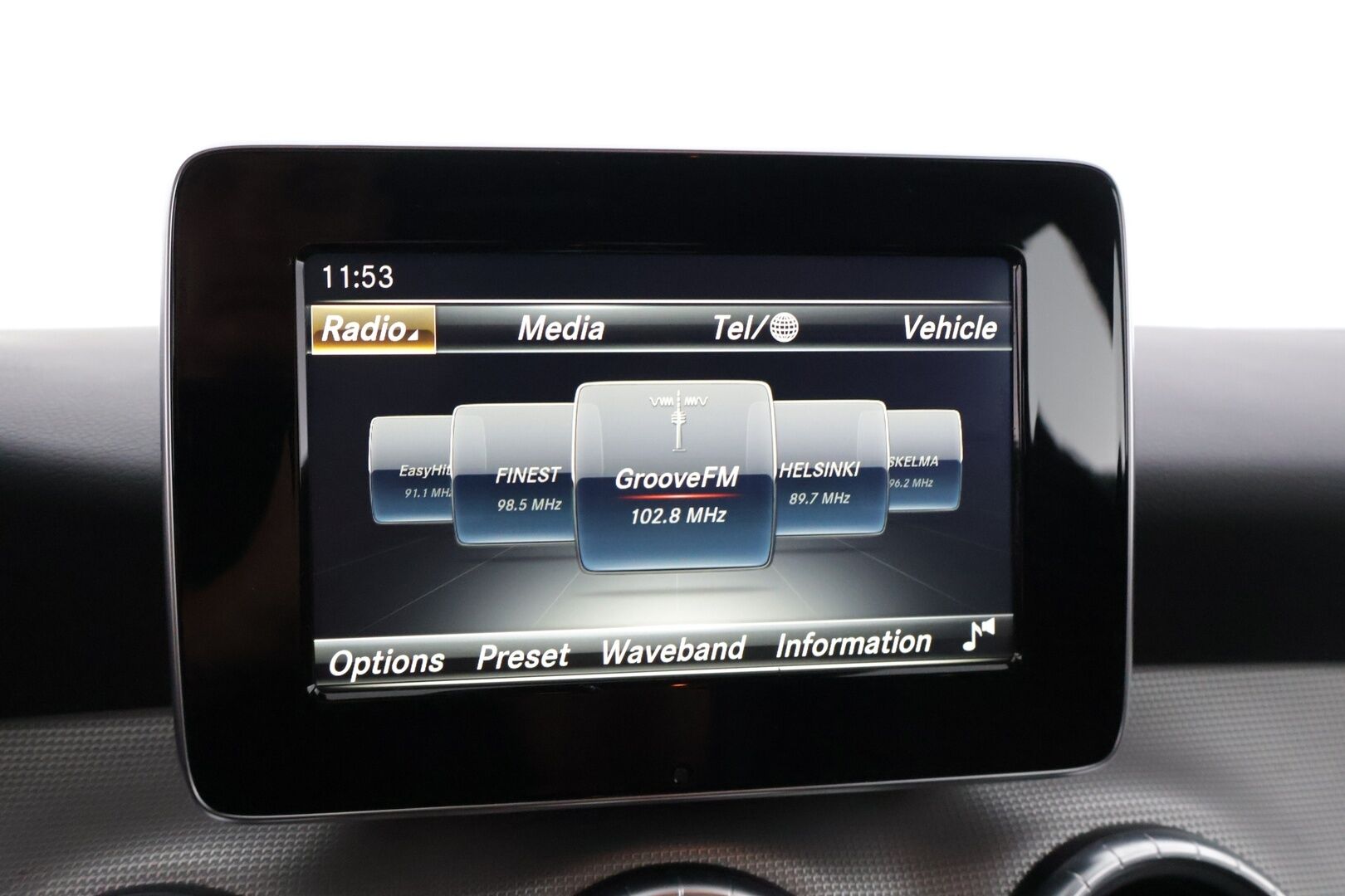 Mercedes-Benz CLA 2018 180 d A Shooting Brake Premium Business * Webasto / LED / P-Kamera / SportPenkit * - * Facelift / Suomi-Auto / Fiksusti huollettu / 2x hyvät renkaat Mersun omilla alumiinivanteilla *